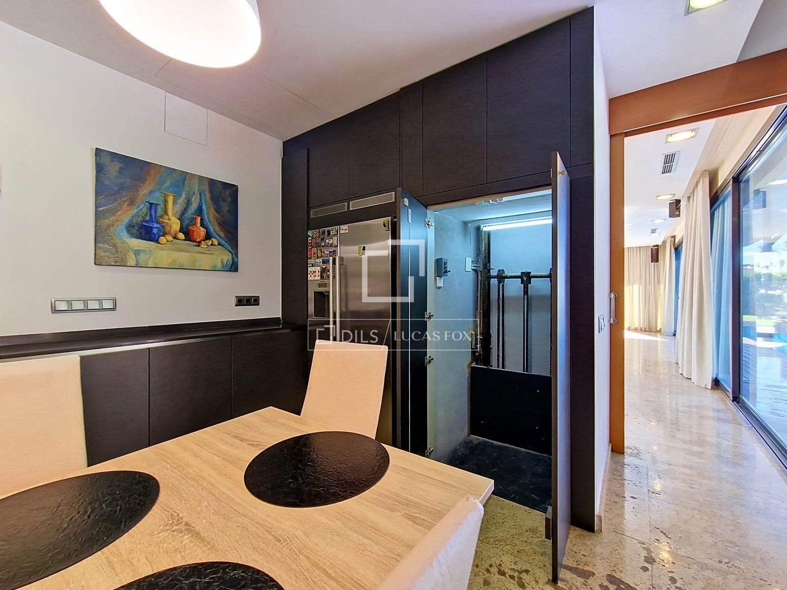 7 soverom Villa til salgs i Cunit med svømmebasseng garasje - € 1 200 000 (Ref: 10148129)