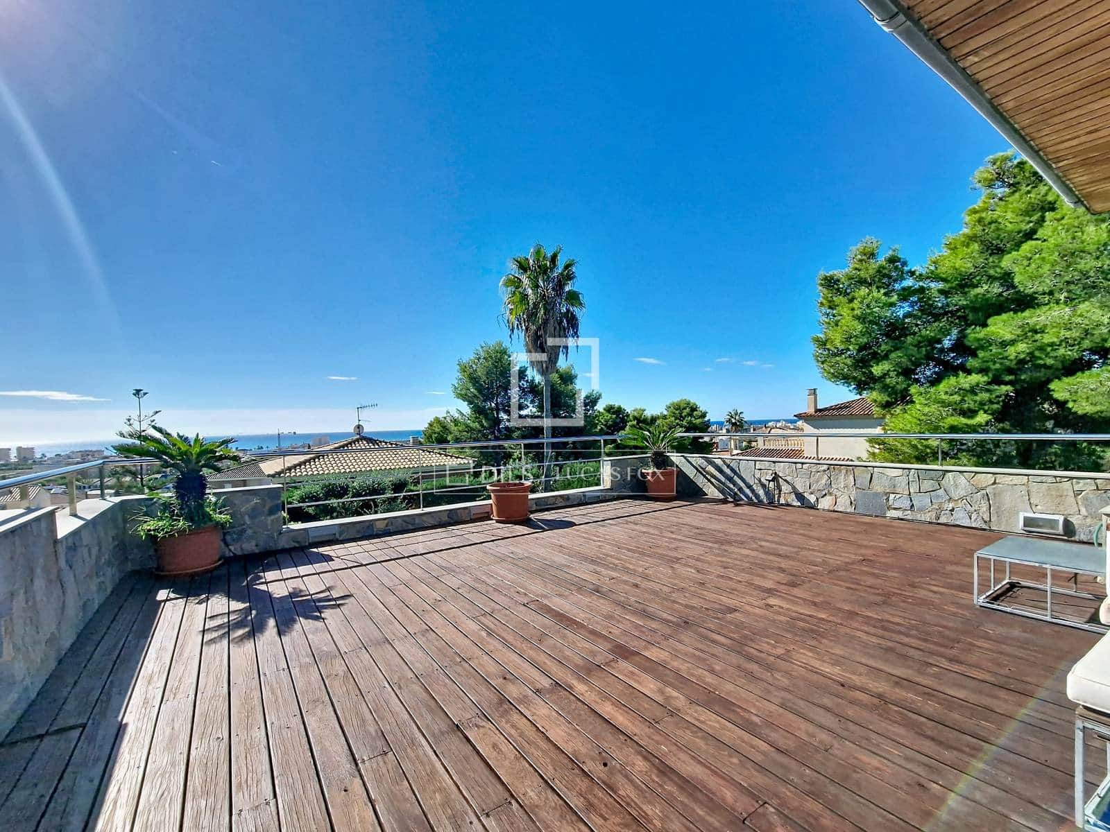 7 soverom Villa til salgs i Cunit med svømmebasseng garasje - € 1 200 000 (Ref: 10148129)