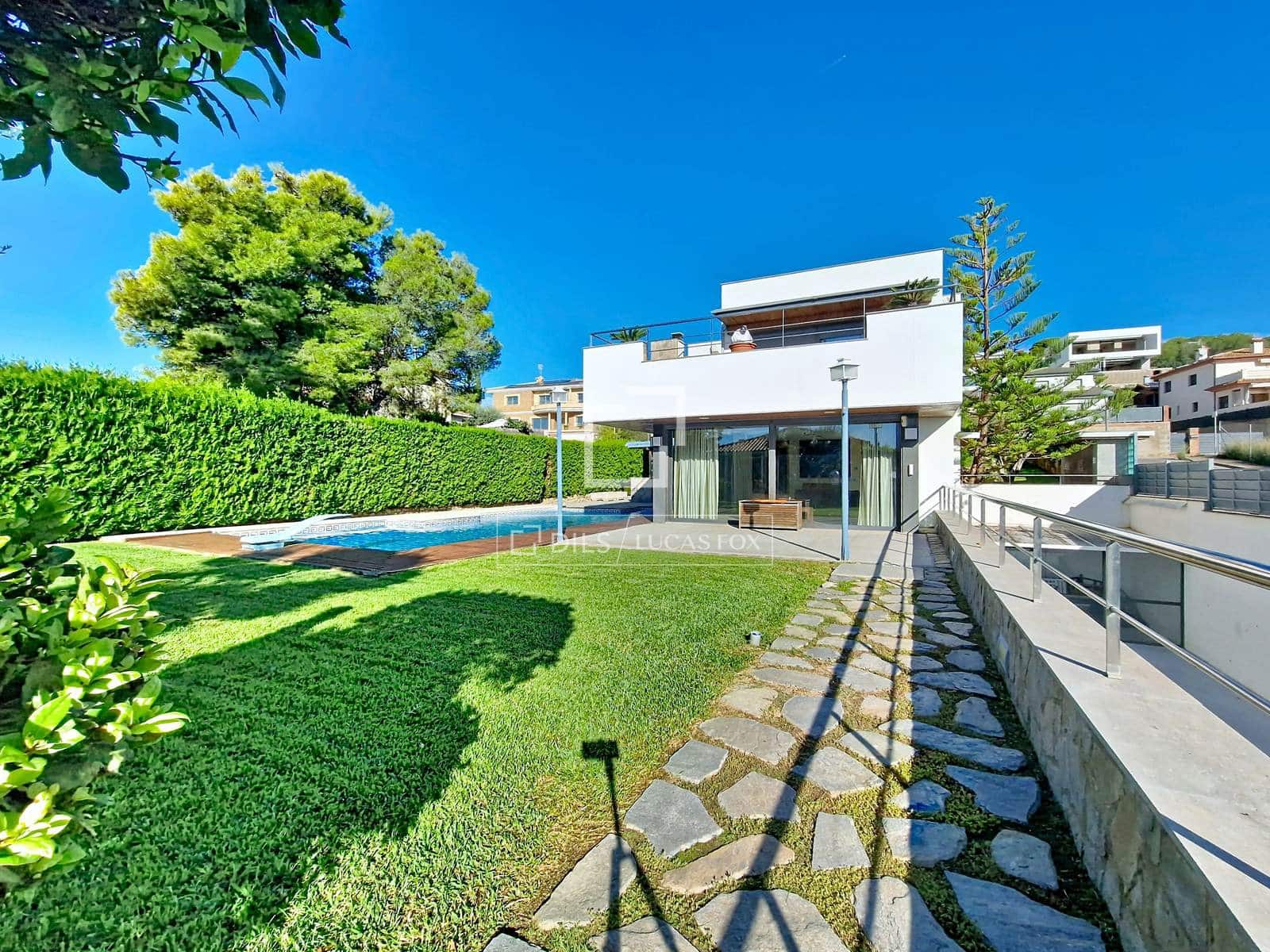 7 soverom Villa til salgs i Cunit med svømmebasseng garasje - € 1 200 000 (Ref: 10148129)