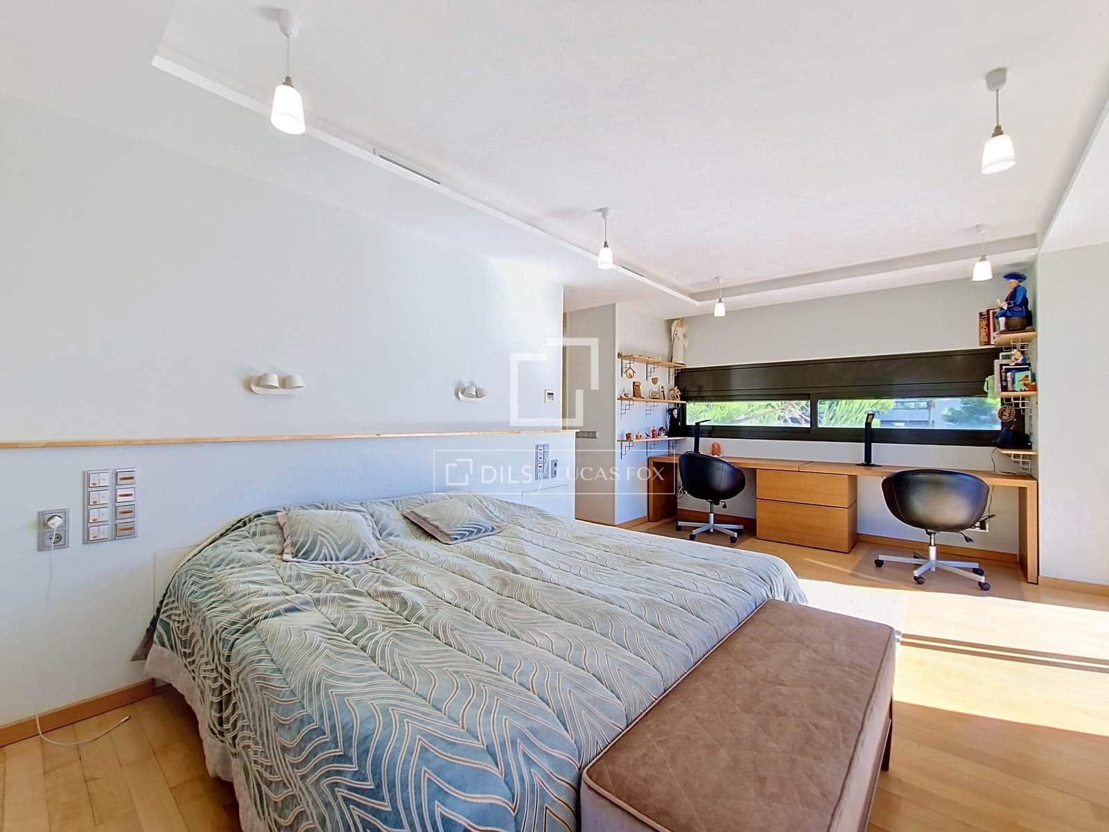 7 soverom Villa til salgs i Cunit med svømmebasseng garasje - € 1 200 000 (Ref: 10148129)