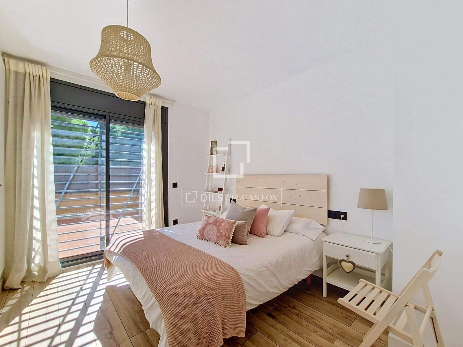 4 bedroom Apartment for sale in Cubelles with pool garage - € 649,000 (Ref: 10148160)