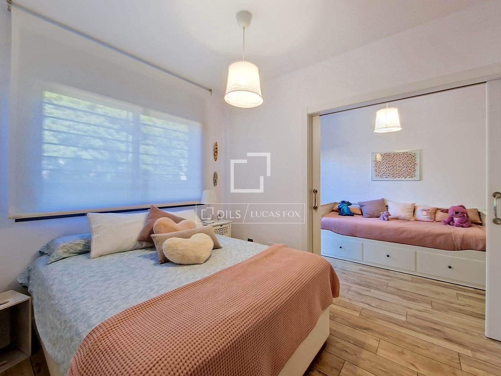 4 bedroom Apartment for sale in Cubelles with pool garage - € 649,000 (Ref: 10148160)