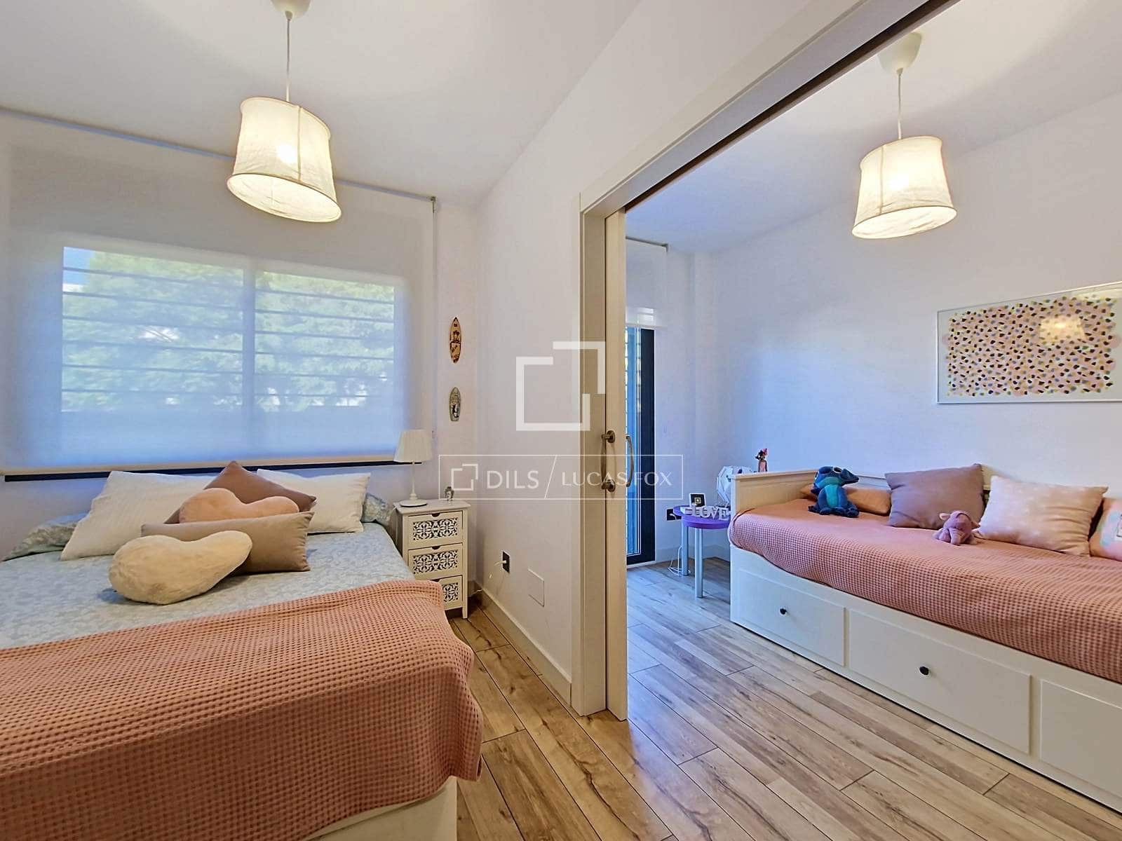 4 bedroom Apartment for sale in Cubelles with pool garage - € 649,000 (Ref: 10148160)