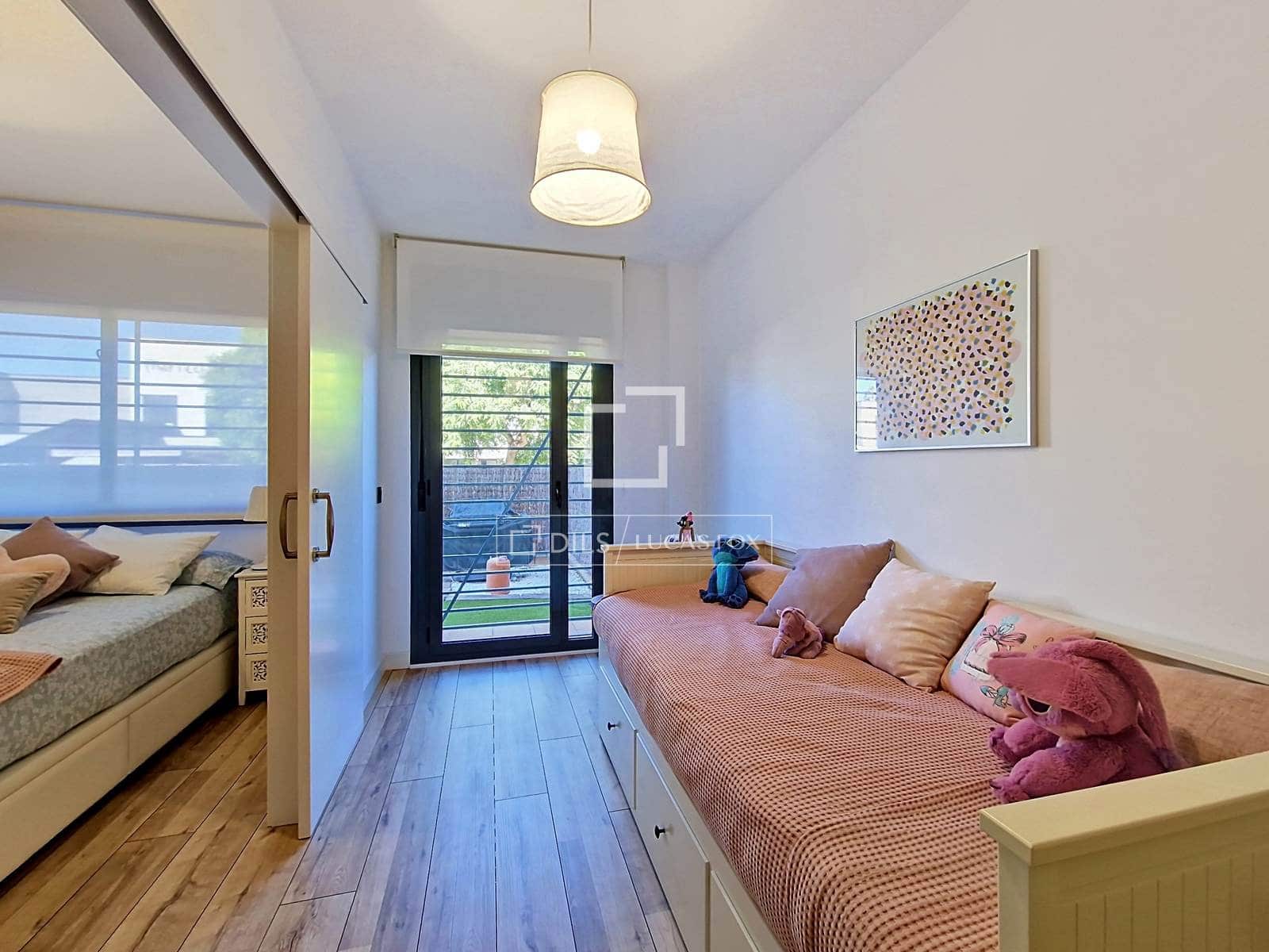 4 bedroom Apartment for sale in Cubelles with pool garage - € 649,000 (Ref: 10148160)