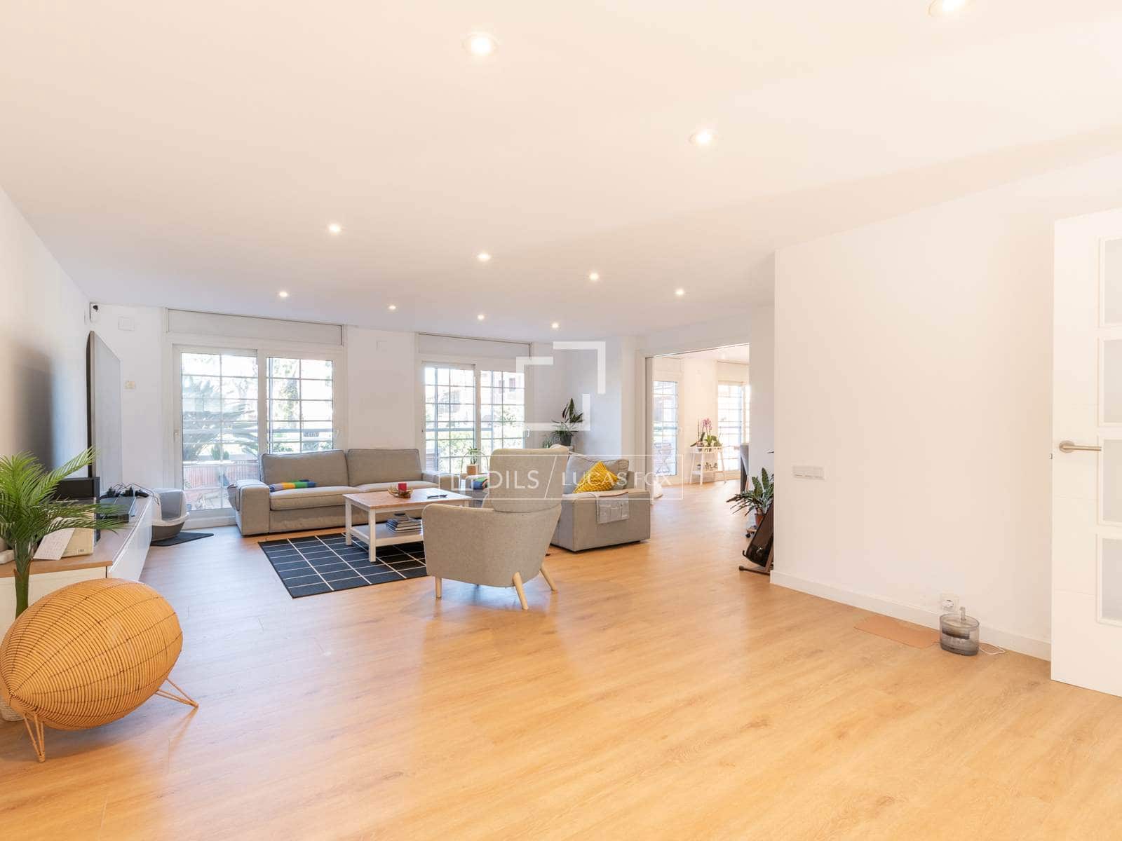 7 bedroom Villa for sale in Gava - € 2,700,000 (Ref: 10154205)
