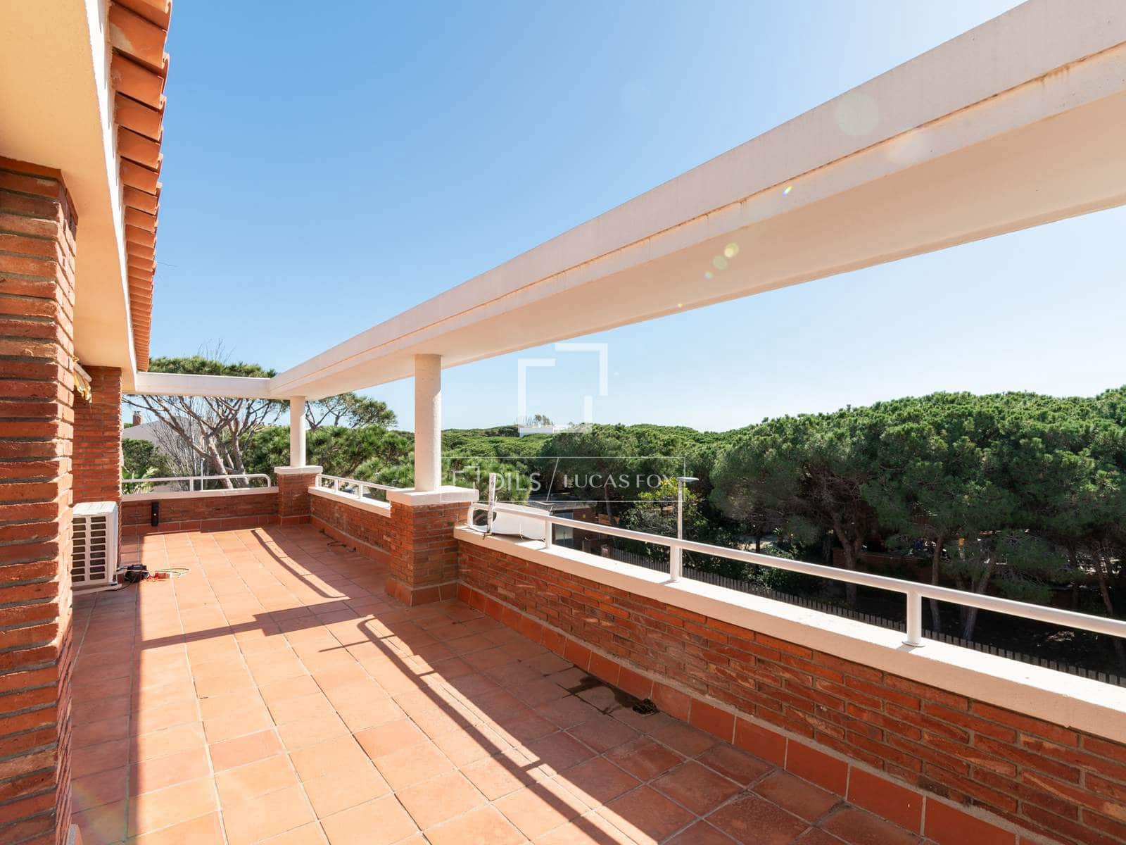 7 bedroom Villa for sale in Gava - € 2,700,000 (Ref: 10154205)