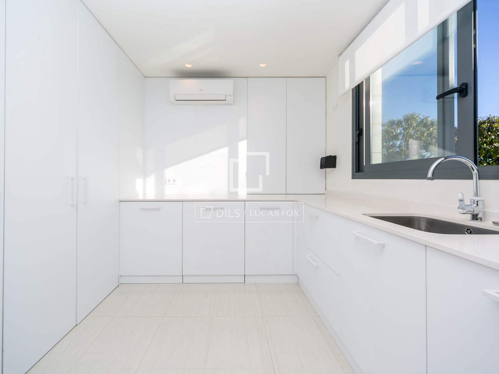 6 bedroom Villa for rent in Les Botigues de Sitges with pool garage - € 12,000 (Ref: 10154206)