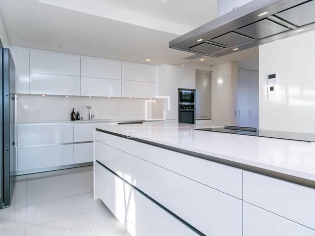 6 bedroom Villa for rent in Les Botigues de Sitges, Sitges with pool garage - € 12,000 (Ref: 10154206)