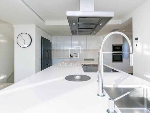 6 bedroom Villa for rent in Les Botigues de Sitges, Sitges with pool garage - € 12,000 (Ref: 10154206)