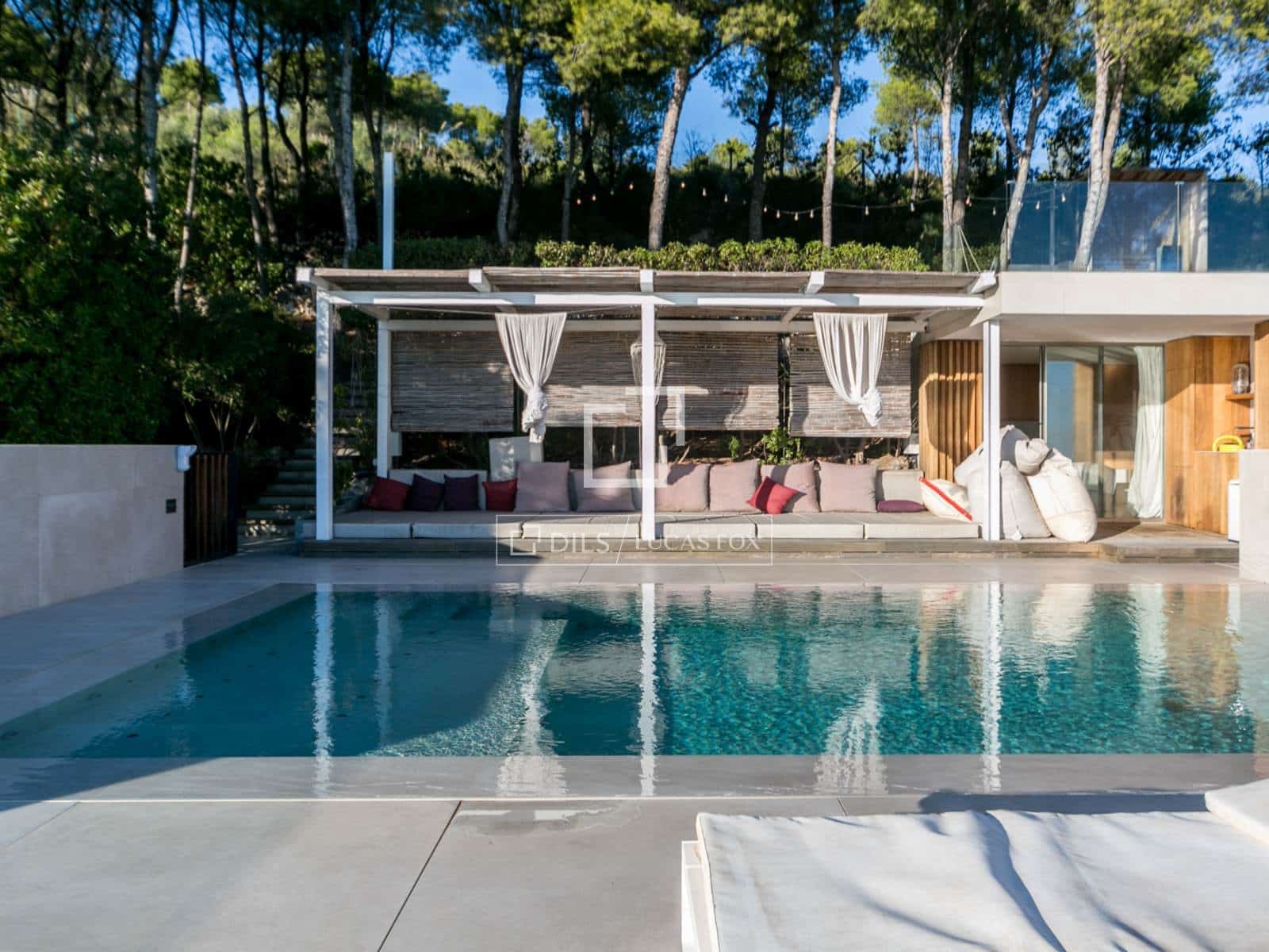 6 bedroom Villa for rent in Les Botigues de Sitges with pool garage - € 12,000 (Ref: 10154206)