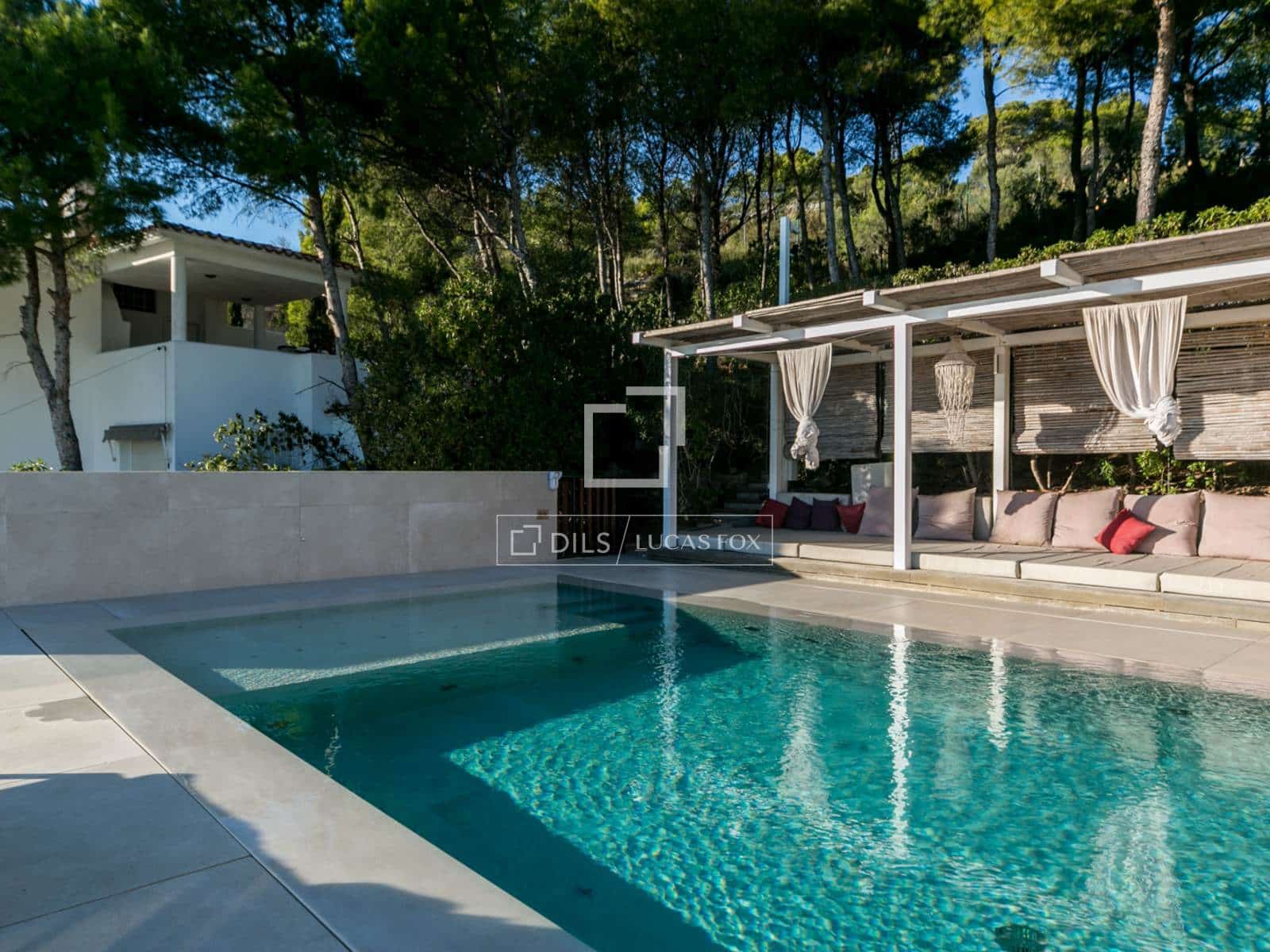6 bedroom Villa for rent in Les Botigues de Sitges with pool garage - € 12,000 (Ref: 10154206)