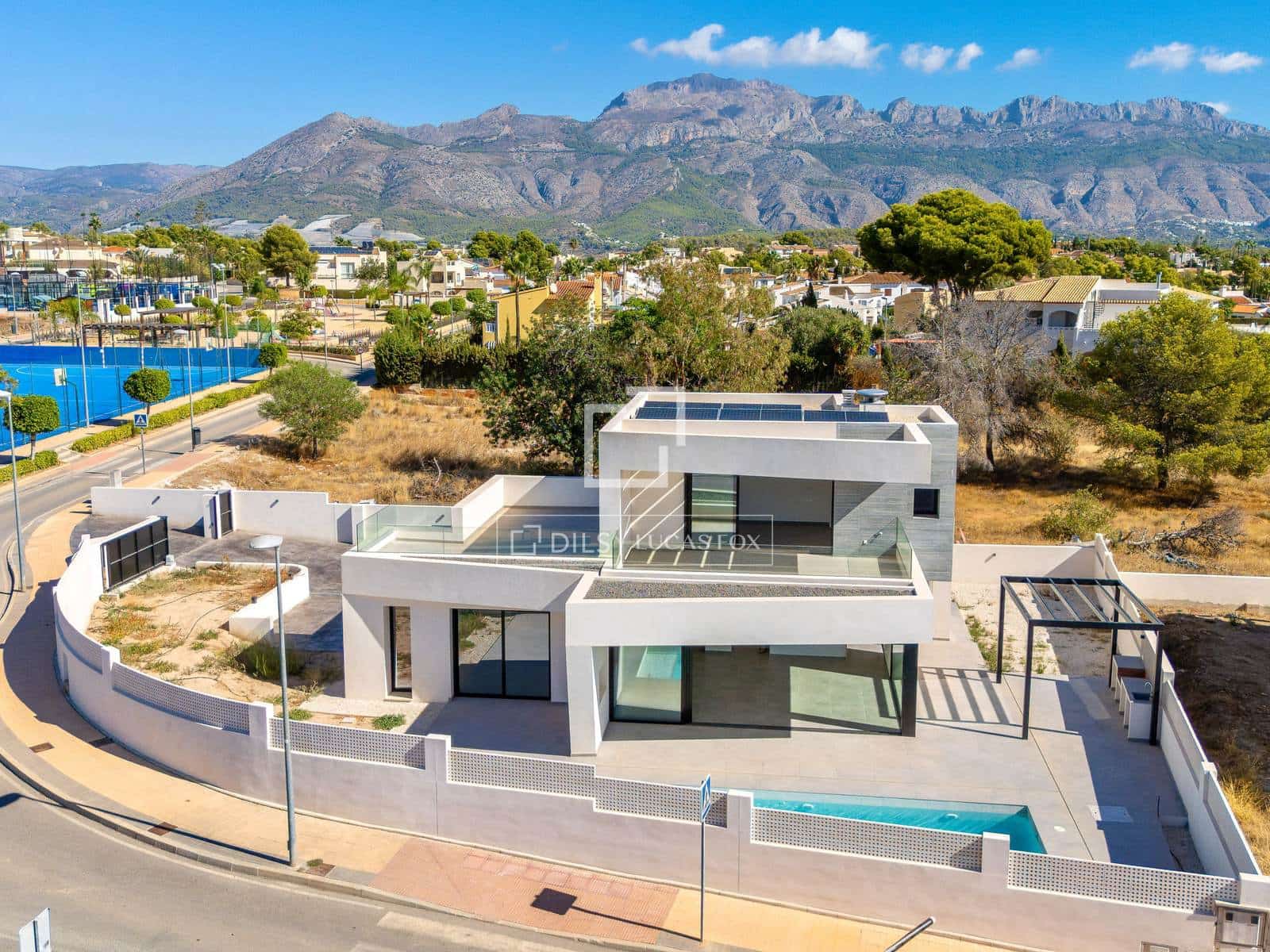 3 bedroom Villa for sale in La Nucia with pool garage - € 1,299,000 (Ref: 10154380)