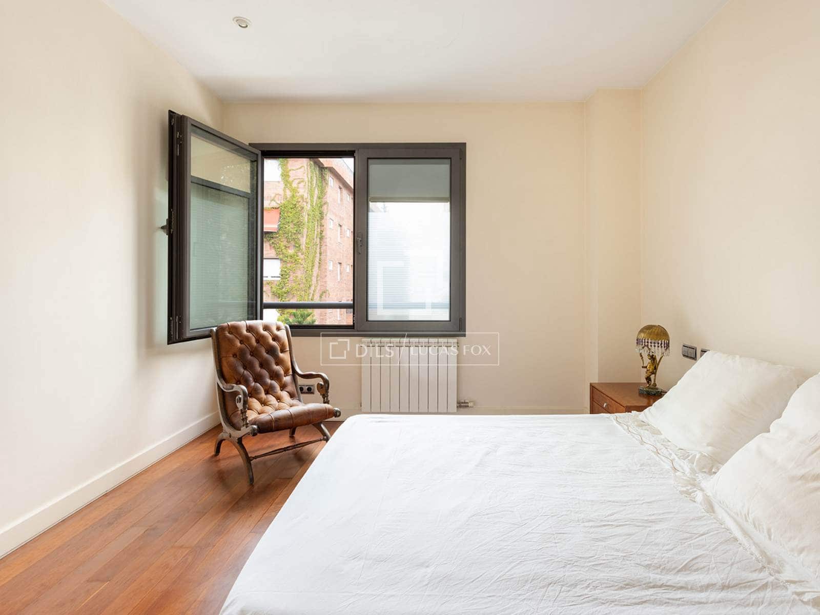 2 slaapkamer Appartement te huur in Barcelona stad met zwembad garage - € 2.868 (Ref: 10154382)