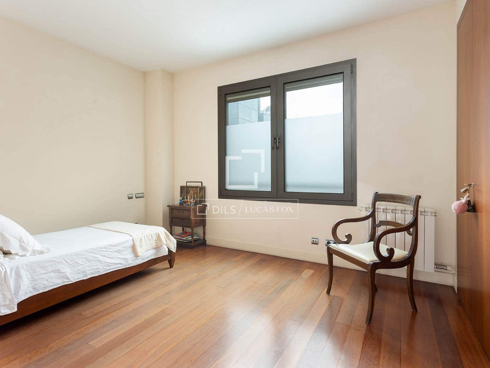 2 slaapkamer Appartement te huur in Barcelona stad met zwembad garage - € 2.868 (Ref: 10154382)