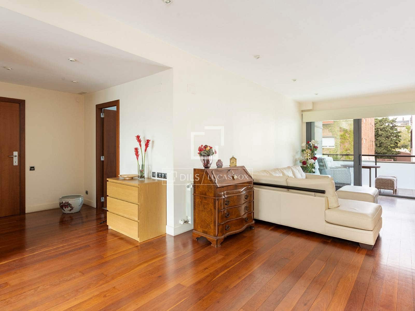 2 slaapkamer Appartement te huur in Barcelona stad met zwembad garage - € 2.868 (Ref: 10154382)