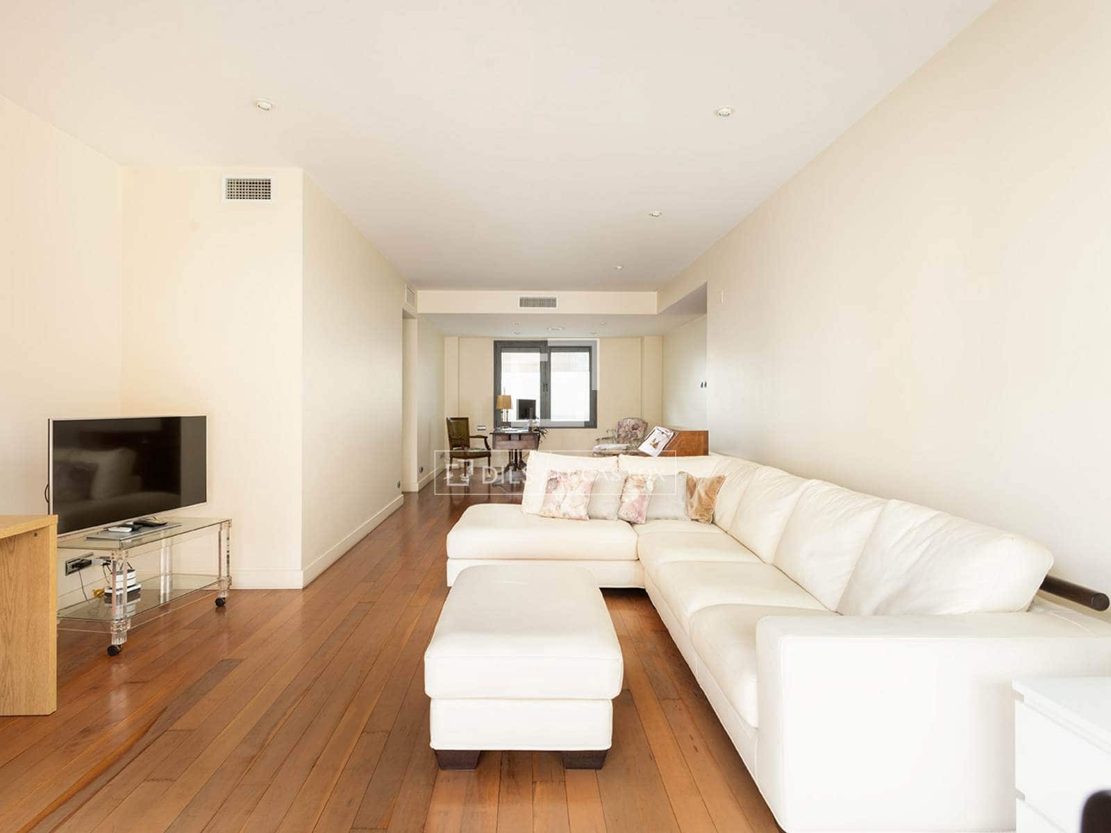 2 slaapkamer Appartement te huur in Barcelona stad met zwembad garage - € 2.868 (Ref: 10154382)