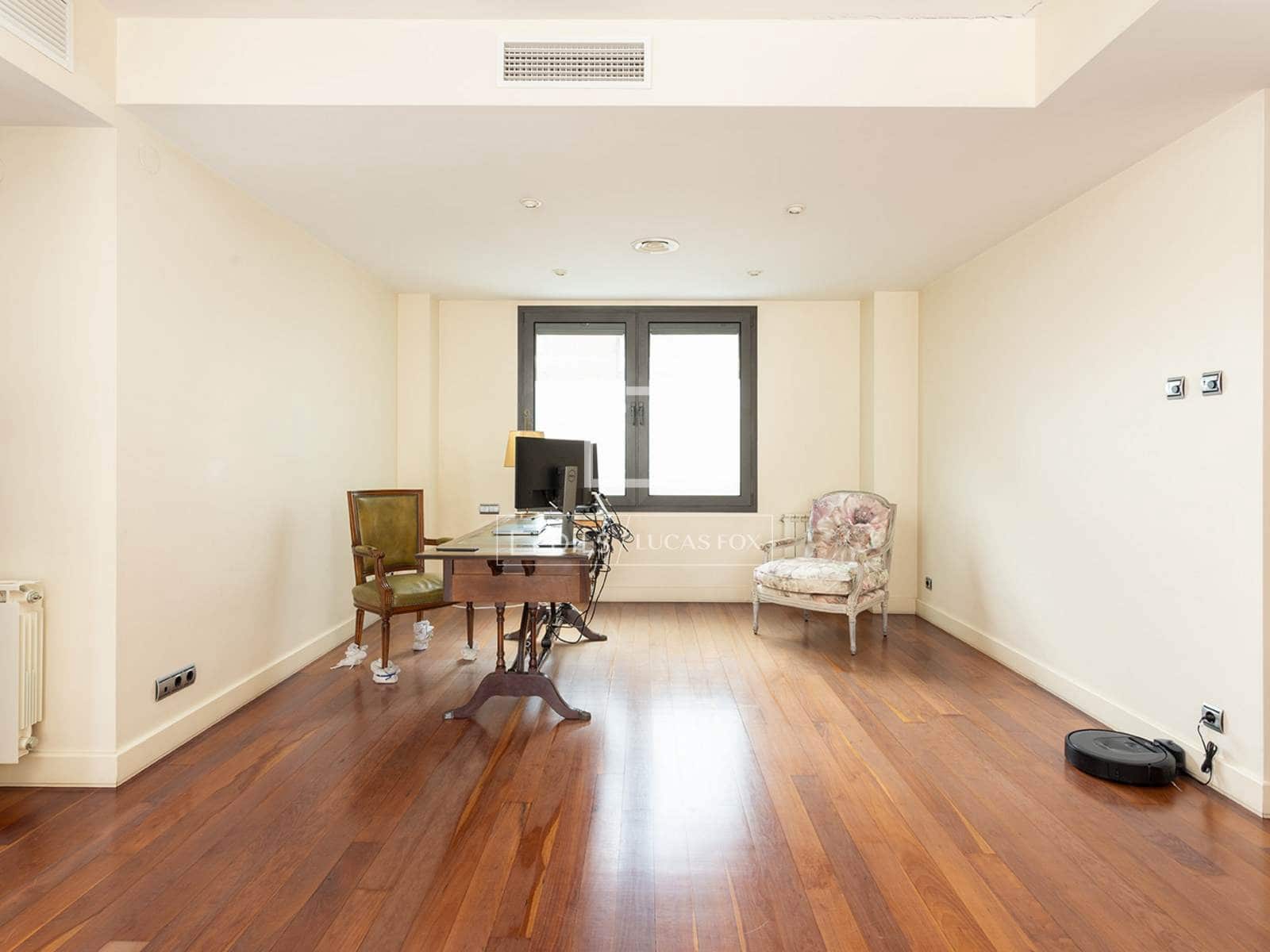 2 slaapkamer Appartement te huur in Barcelona stad met zwembad garage - € 2.868 (Ref: 10154382)