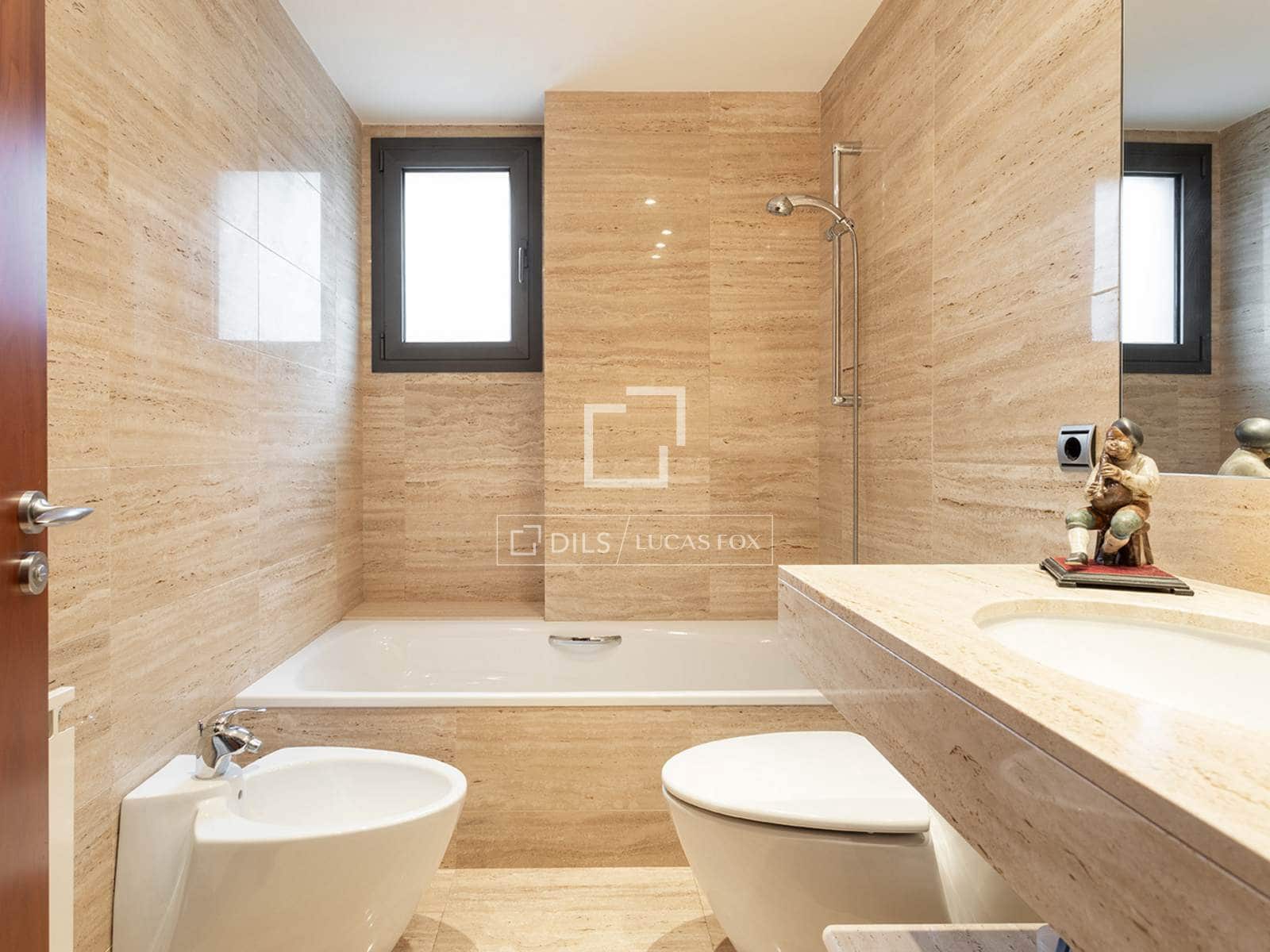 2 slaapkamer Appartement te huur in Barcelona stad met zwembad garage - € 2.868 (Ref: 10154382)
