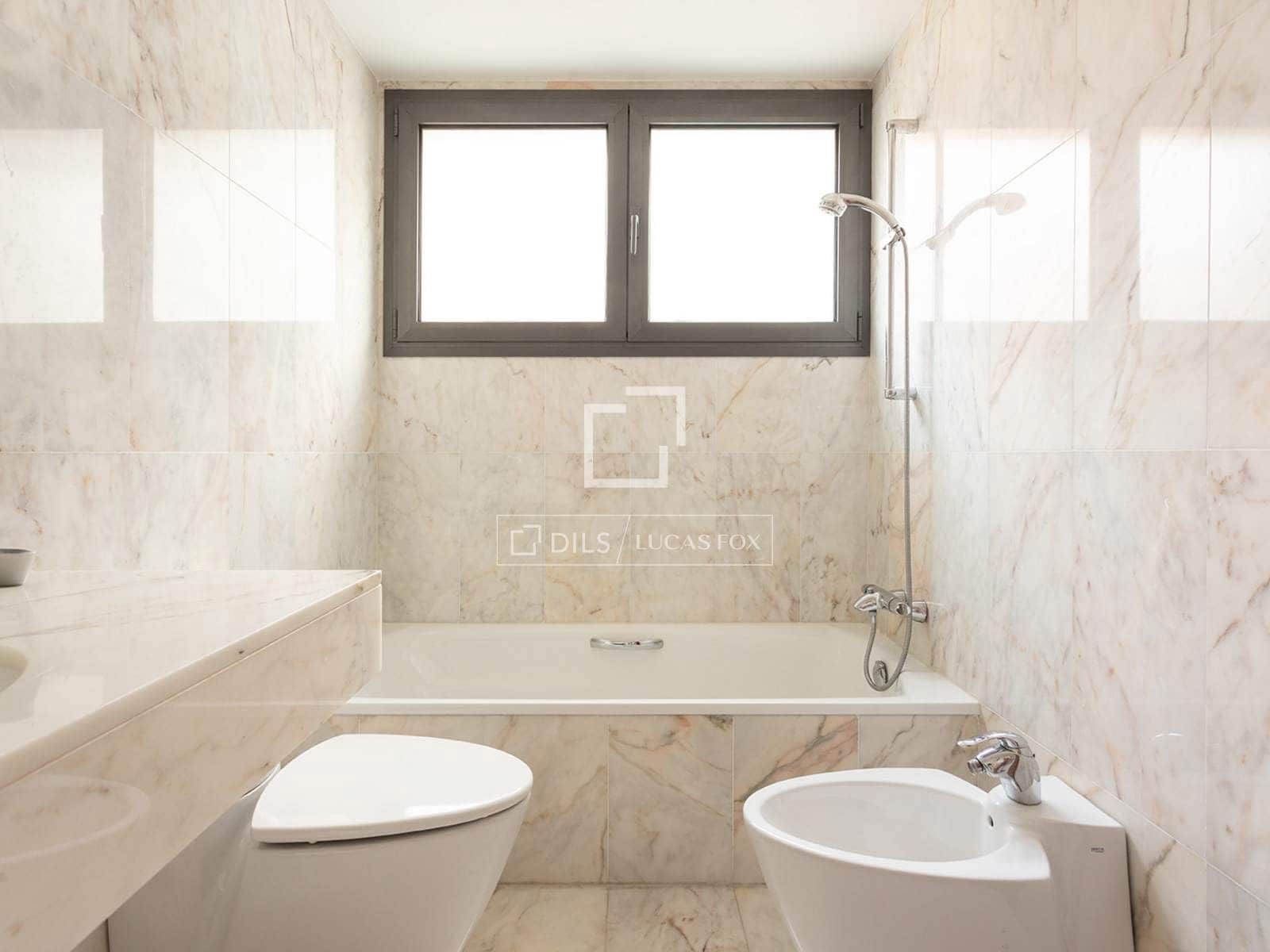2 slaapkamer Appartement te huur in Barcelona stad met zwembad garage - € 2.868 (Ref: 10154382)