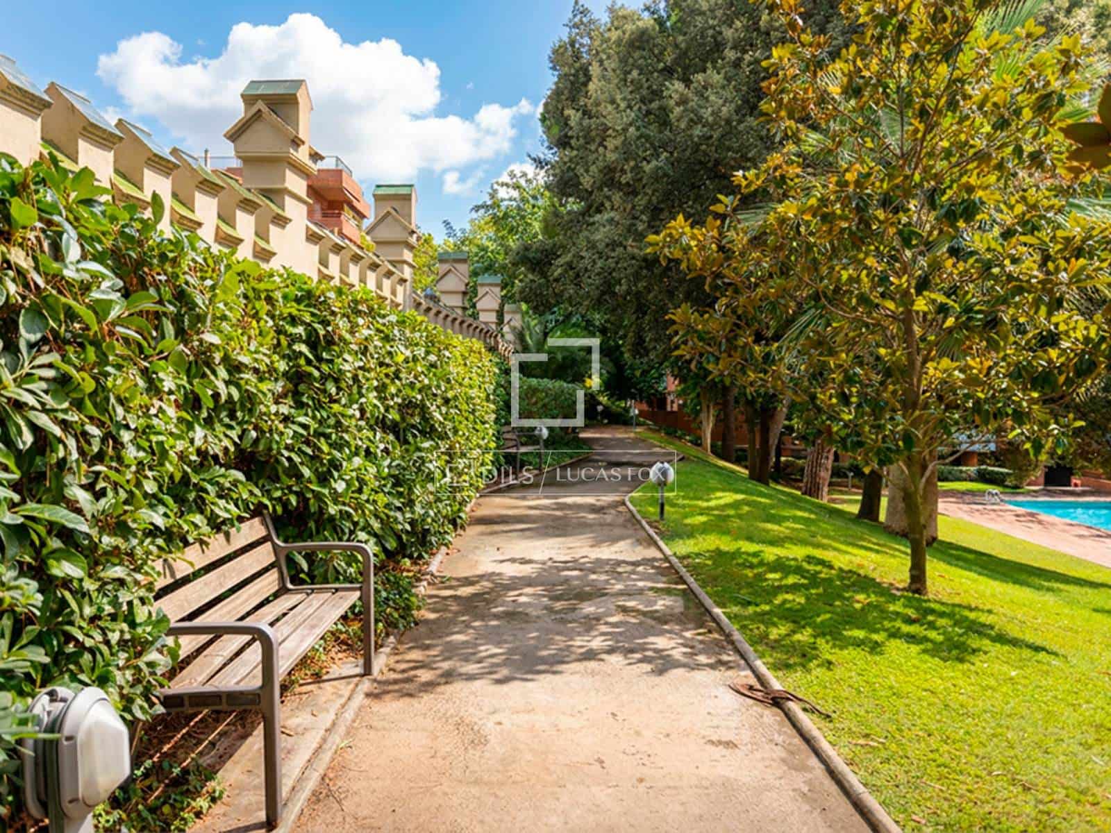 2 slaapkamer Appartement te huur in Barcelona stad met zwembad garage - € 2.868 (Ref: 10154382)