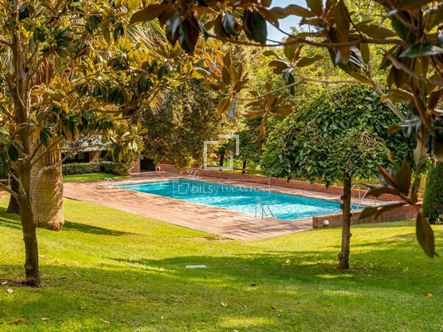 2 slaapkamer Appartement te huur in Barcelona stad met zwembad garage - € 2.868 (Ref: 10154382)