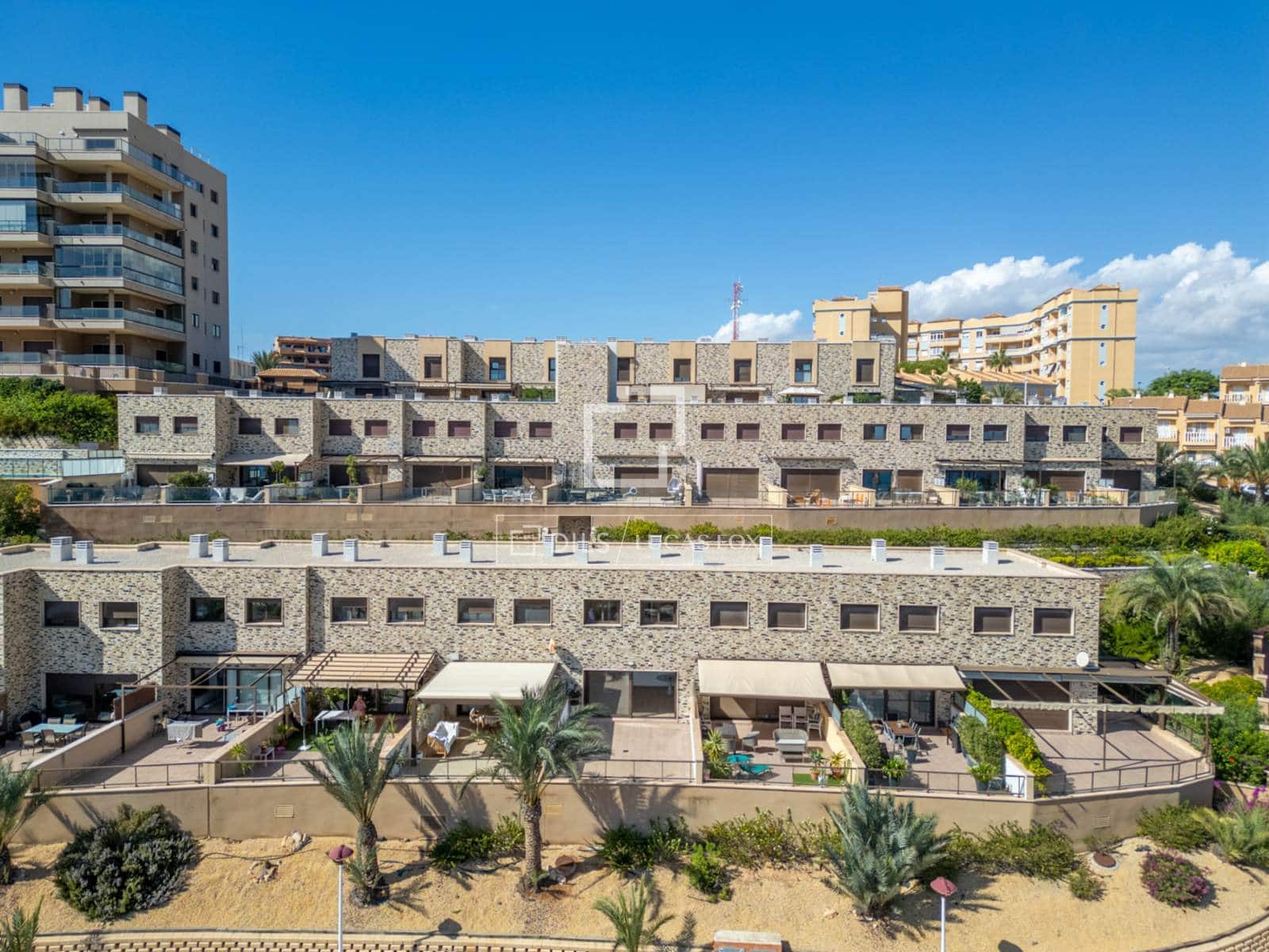 3 bedroom Villa for sale in Elche / Elx with pool garage - € 495,000 (Ref: 10155509)