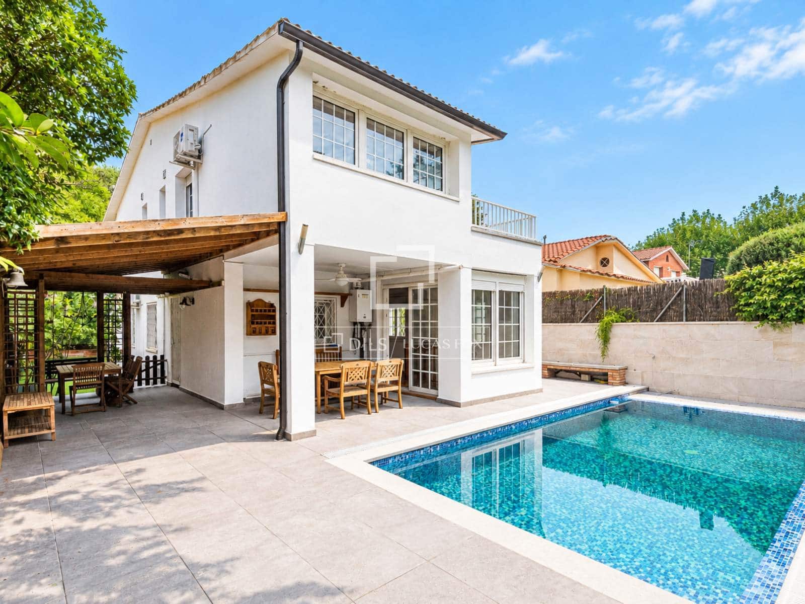 4 soveværelse Villa til salg i Sant Cugat del Valles med swimmingpool garage - € 1.165.000 (Ref: 10155510)
