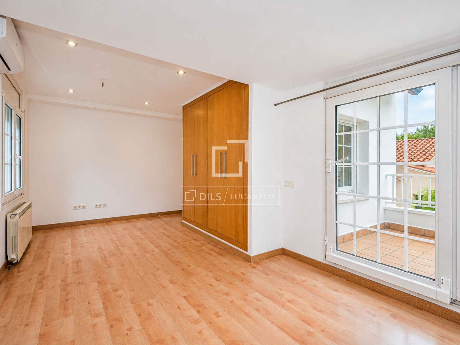 4 soveværelse Villa til salg i Sant Cugat del Valles med swimmingpool garage - € 1.165.000 (Ref: 10155510)