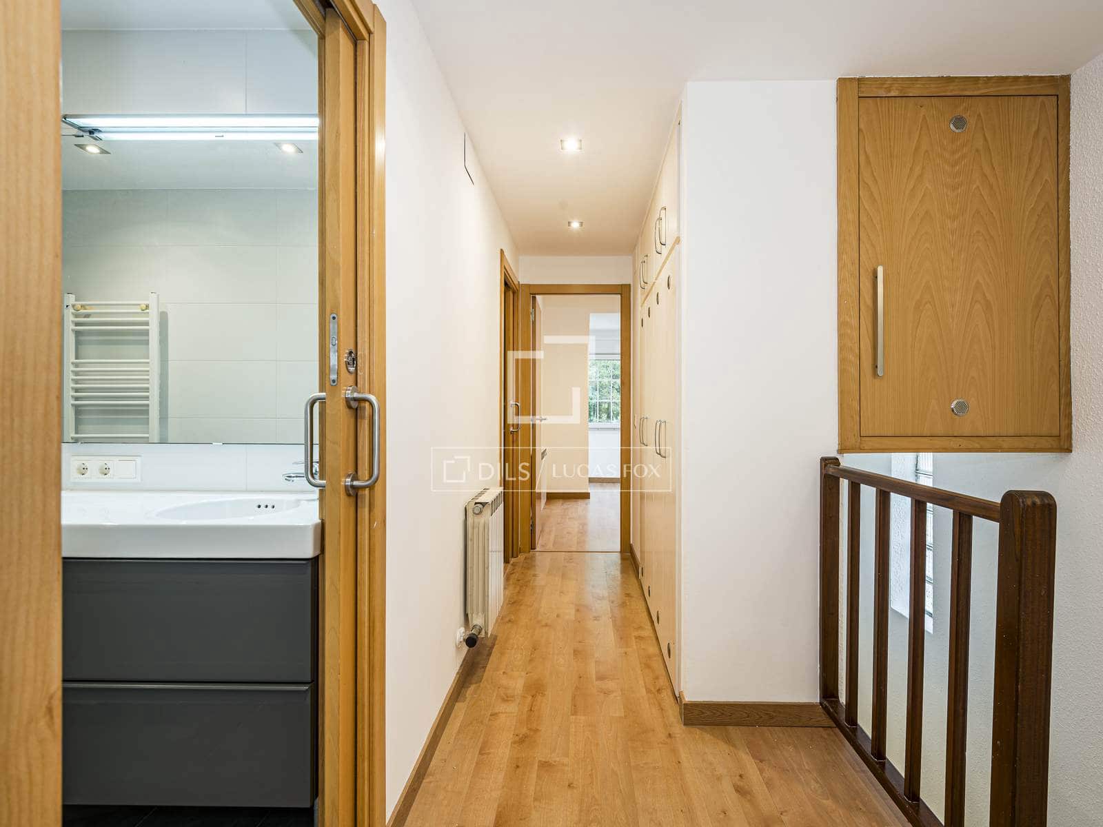 4 soveværelse Villa til salg i Sant Cugat del Valles med swimmingpool garage - € 1.165.000 (Ref: 10155510)