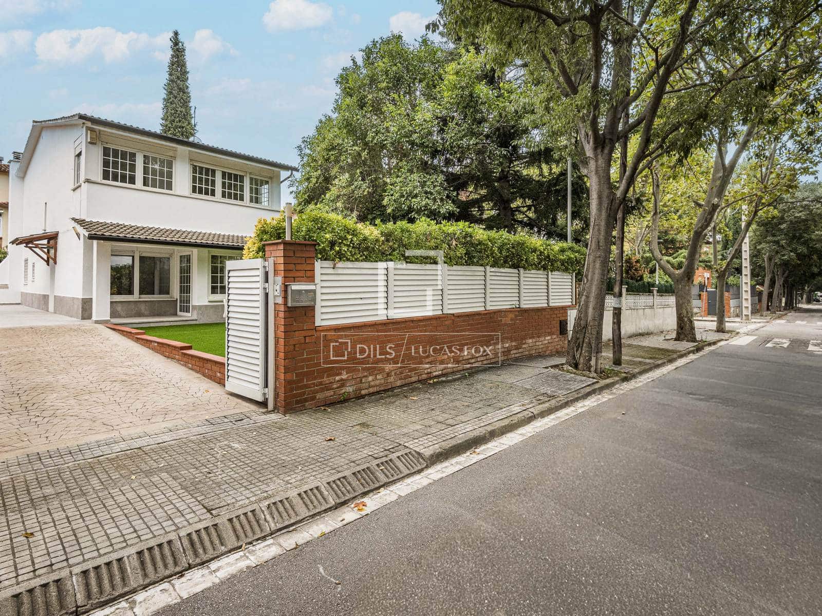 4 soveværelse Villa til salg i Sant Cugat del Valles med swimmingpool garage - € 1.165.000 (Ref: 10155510)
