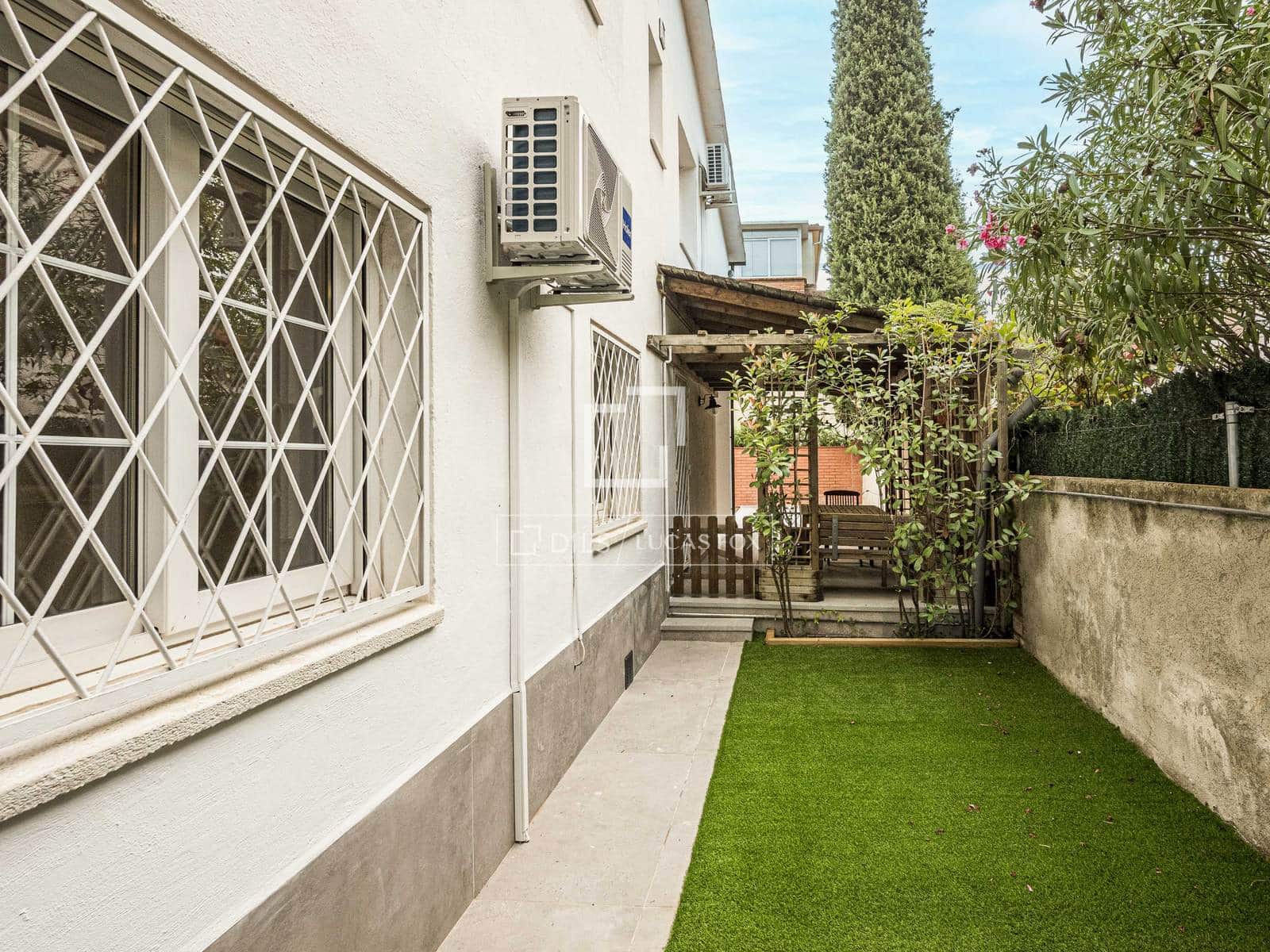 4 soveværelse Villa til salg i Sant Cugat del Valles med swimmingpool garage - € 1.165.000 (Ref: 10155510)