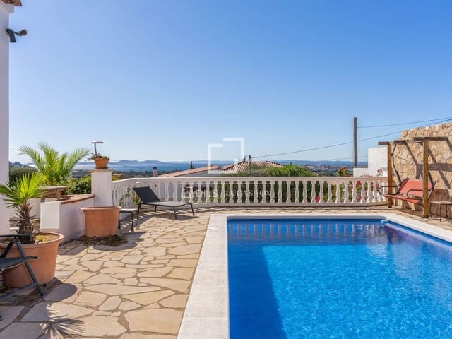 3 soverom Villa til salgs i Roses med svømmebasseng garasje - € 675 000 (Ref: 10155513)