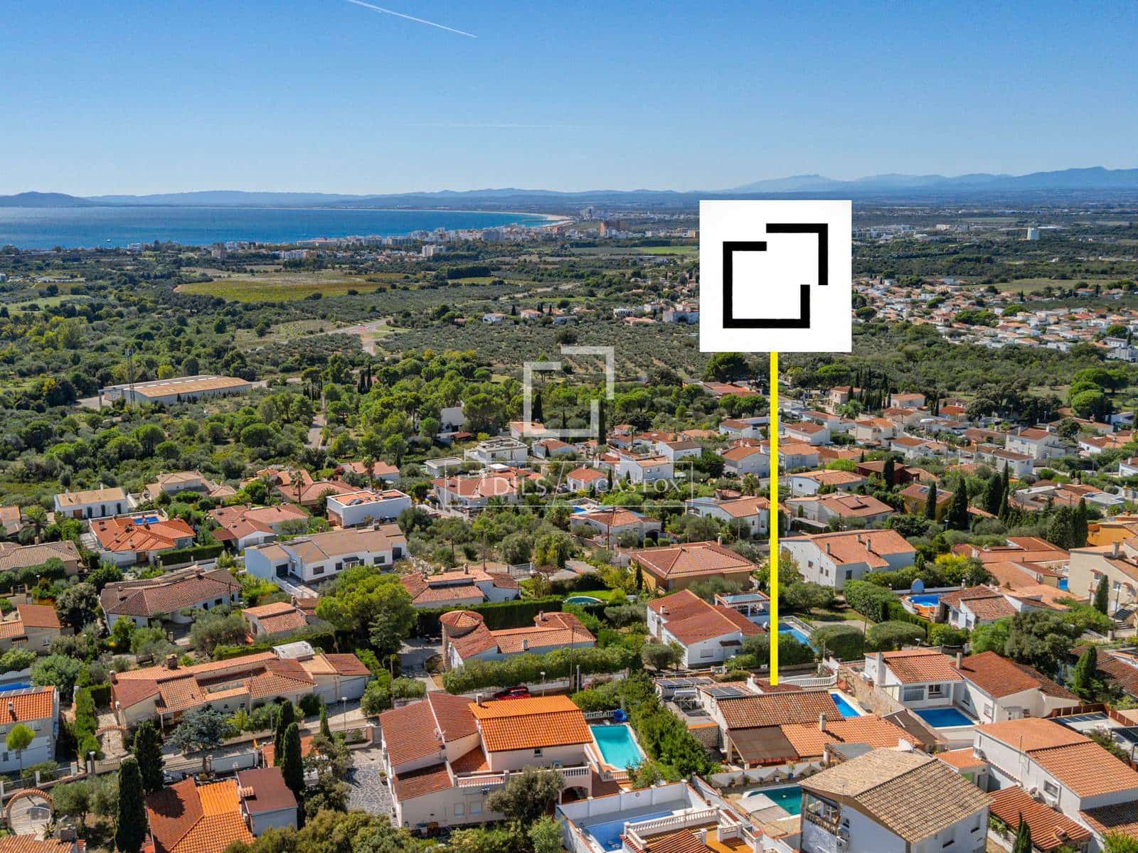 3 bedroom Villa for sale in Roses with pool garage - € 675,000 (Ref: 10155513)