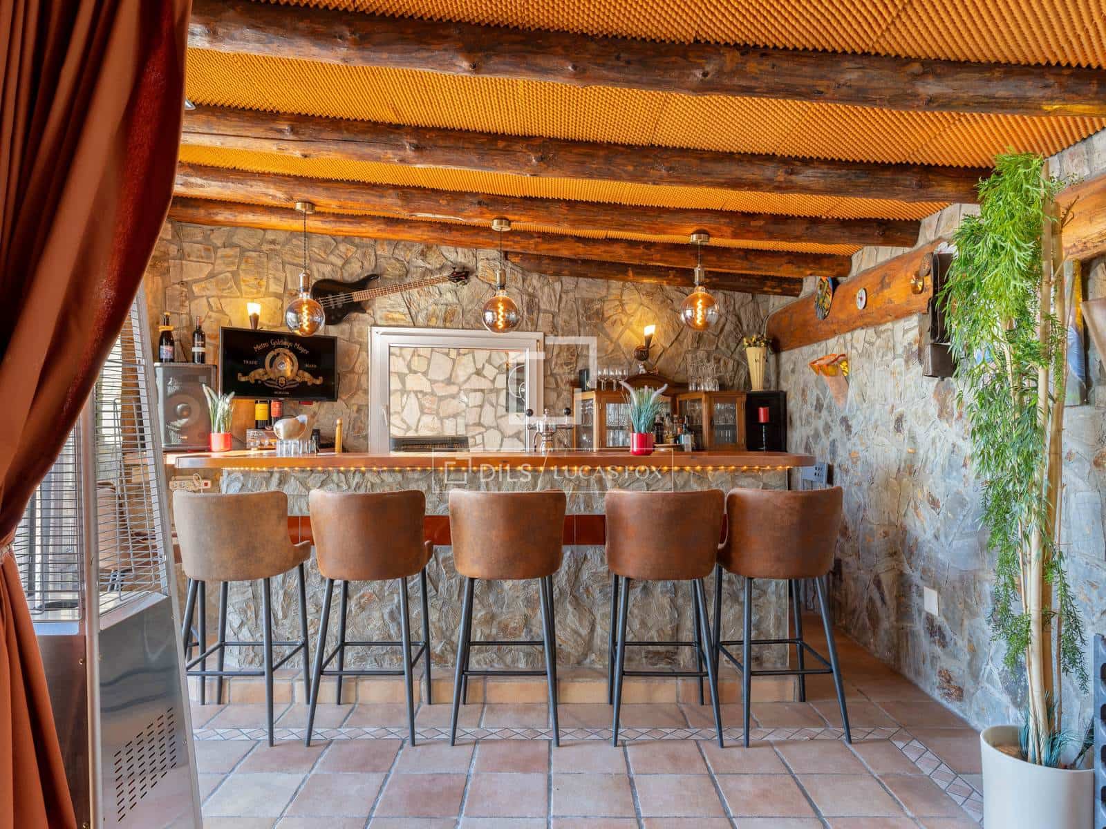3 bedroom Villa for sale in Roses with pool garage - € 675,000 (Ref: 10155513)