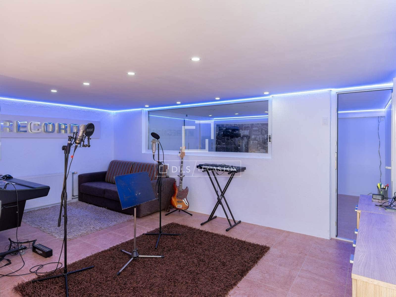3 bedroom Villa for sale in Roses with pool garage - € 675,000 (Ref: 10155513)