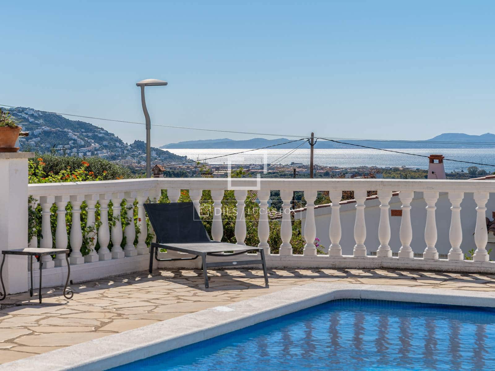 3 bedroom Villa for sale in Roses with pool garage - € 675,000 (Ref: 10155513)