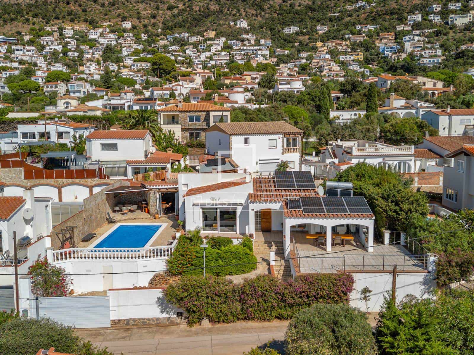 3 bedroom Villa for sale in Roses with pool garage - € 675,000 (Ref: 10155513)