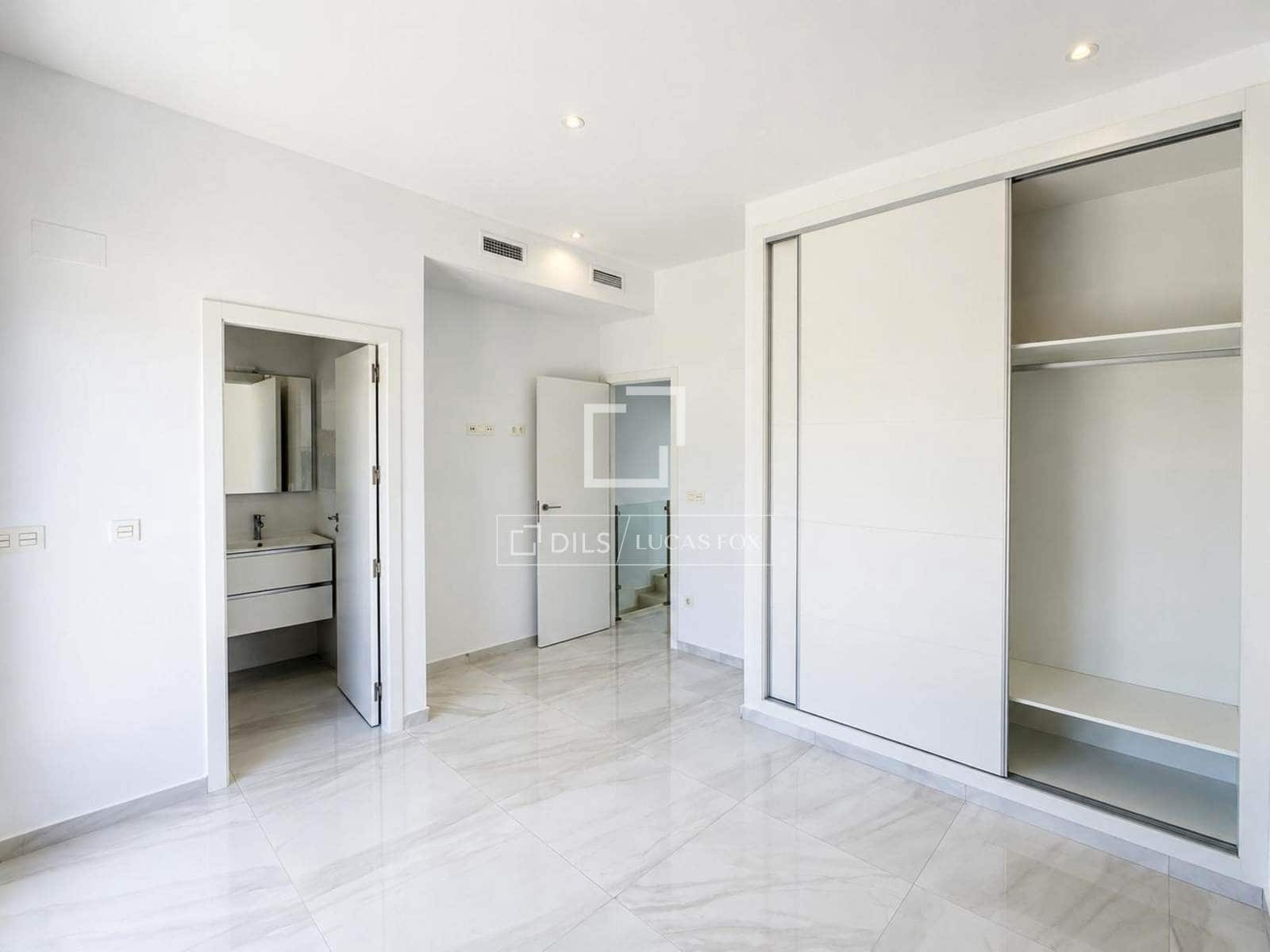 3 bedroom Villa for sale in Polop with pool garage - € 469,000 (Ref: 10156780)