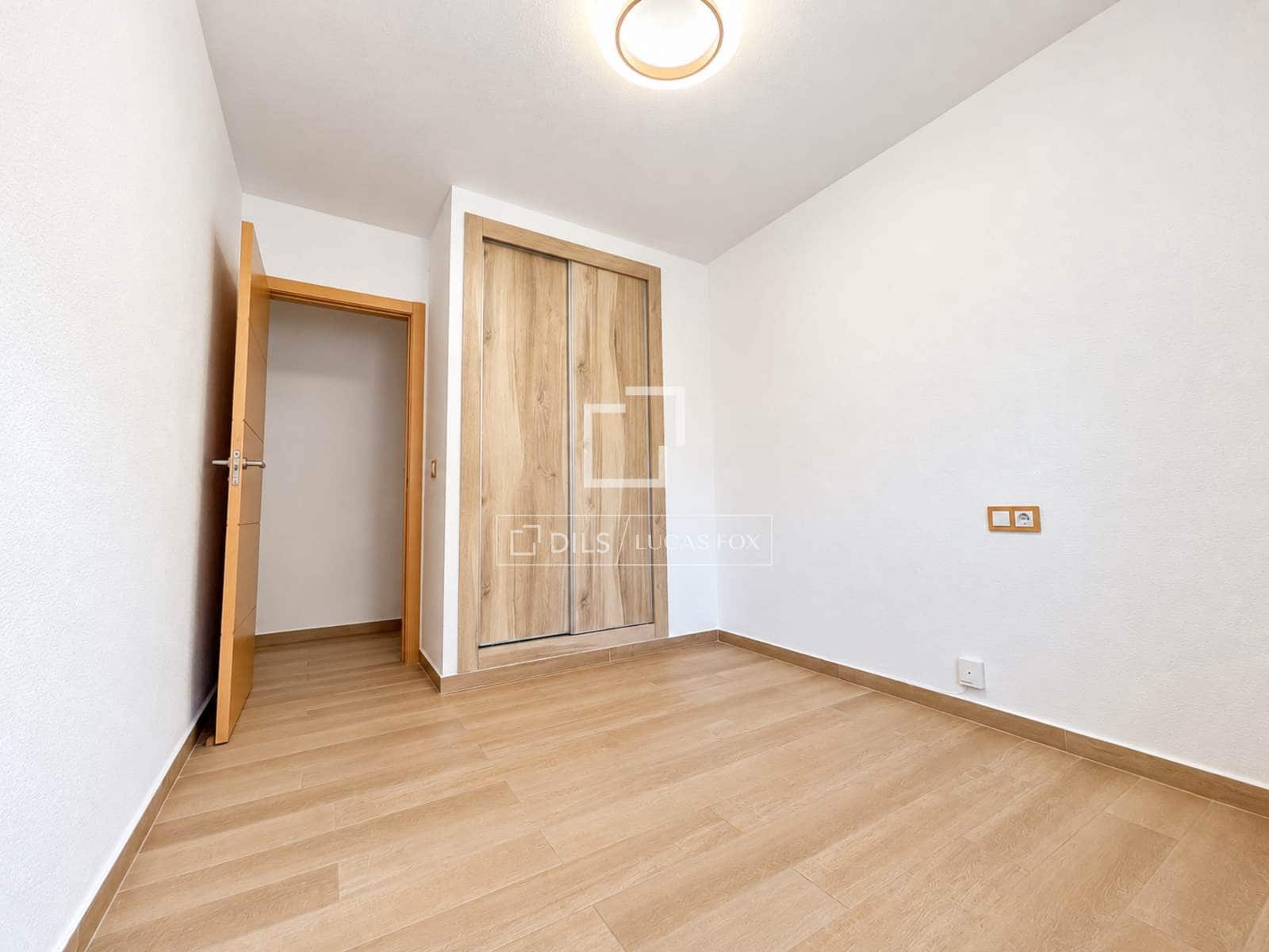 4 camera da letto Appartamento da affittare in Alicante citta con piscina garage - 1.300 € (Rif: 10156916)