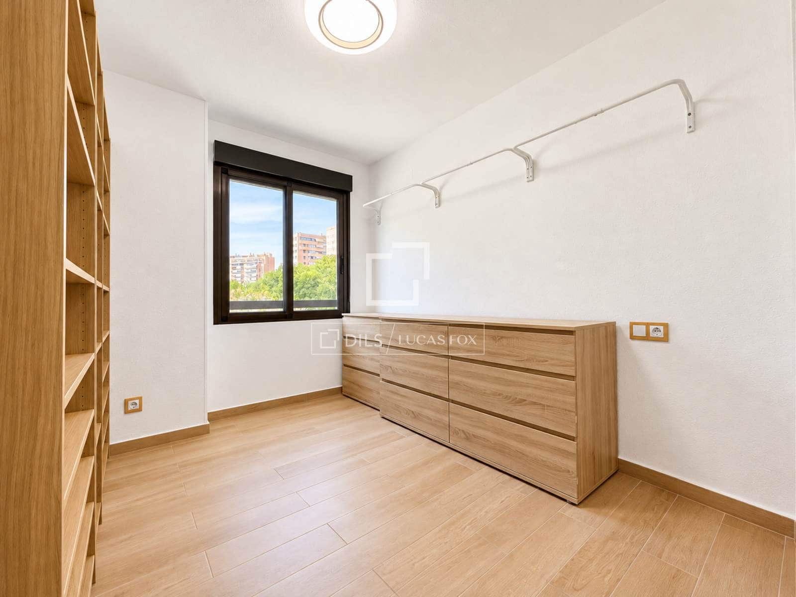 4 camera da letto Appartamento da affittare in Alicante citta con piscina garage - 1.300 € (Rif: 10156916)