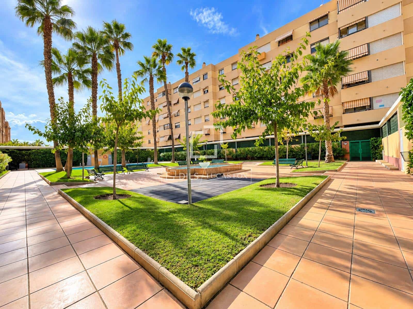 4 camera da letto Appartamento da affittare in Alicante citta con piscina garage - 1.300 € (Rif: 10156916)