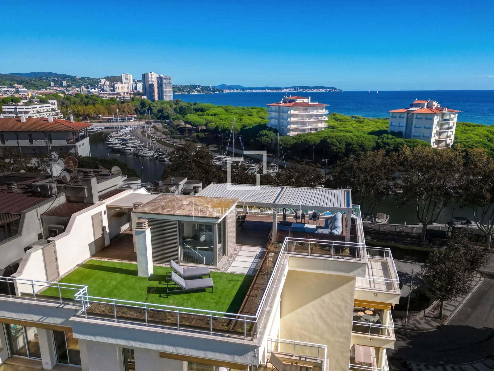 4 makuuhuone Kattohuoneisto myytävänä paikassa Platja d'Aro mukana uima-altaan 
autotalli - 3 290 000 € (Ref: 10158083)