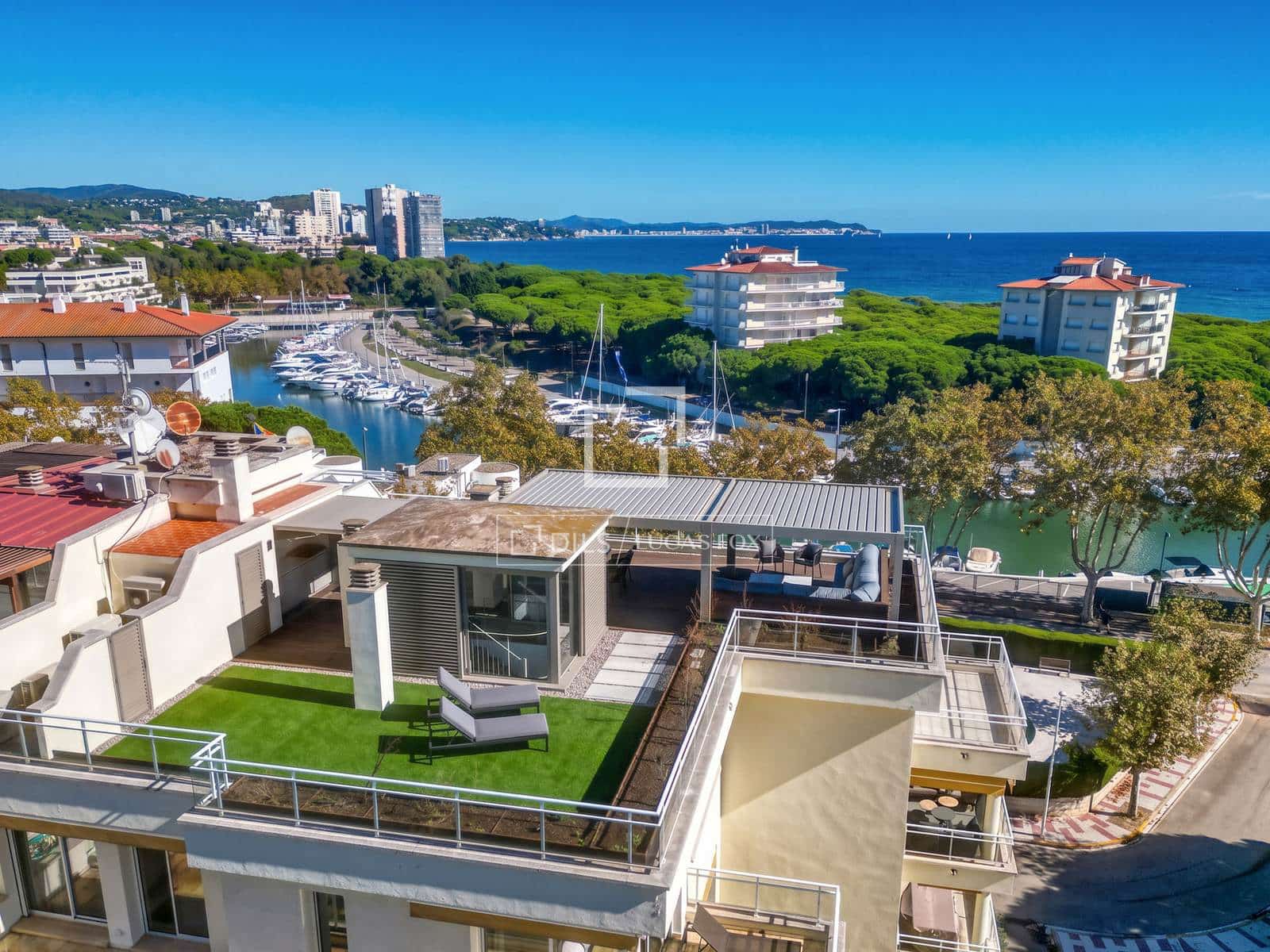 4 makuuhuone Kattohuoneisto myytävänä paikassa Platja d'Aro mukana uima-altaan 
autotalli - 3 290 000 € (Ref: 10158083)