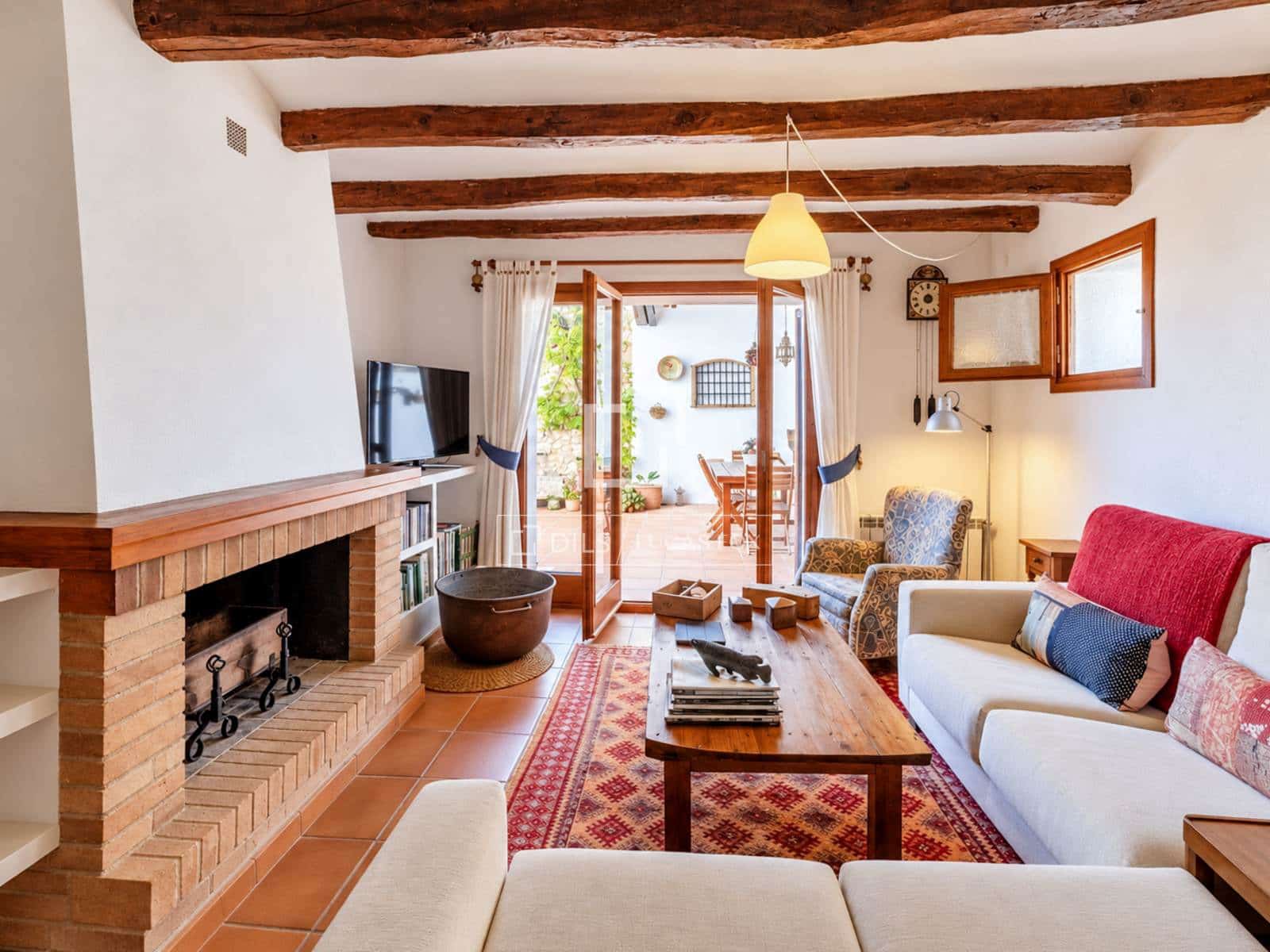 5 bedroom Finca/Country House for sale in Torrelles de Foix with pool garage - € 650,000 (Ref: 10158084)