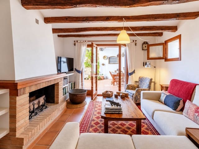 5 bedroom Finca/Country House for sale in Torrelles de Foix with pool garage - € 650,000 (Ref: 10158084)