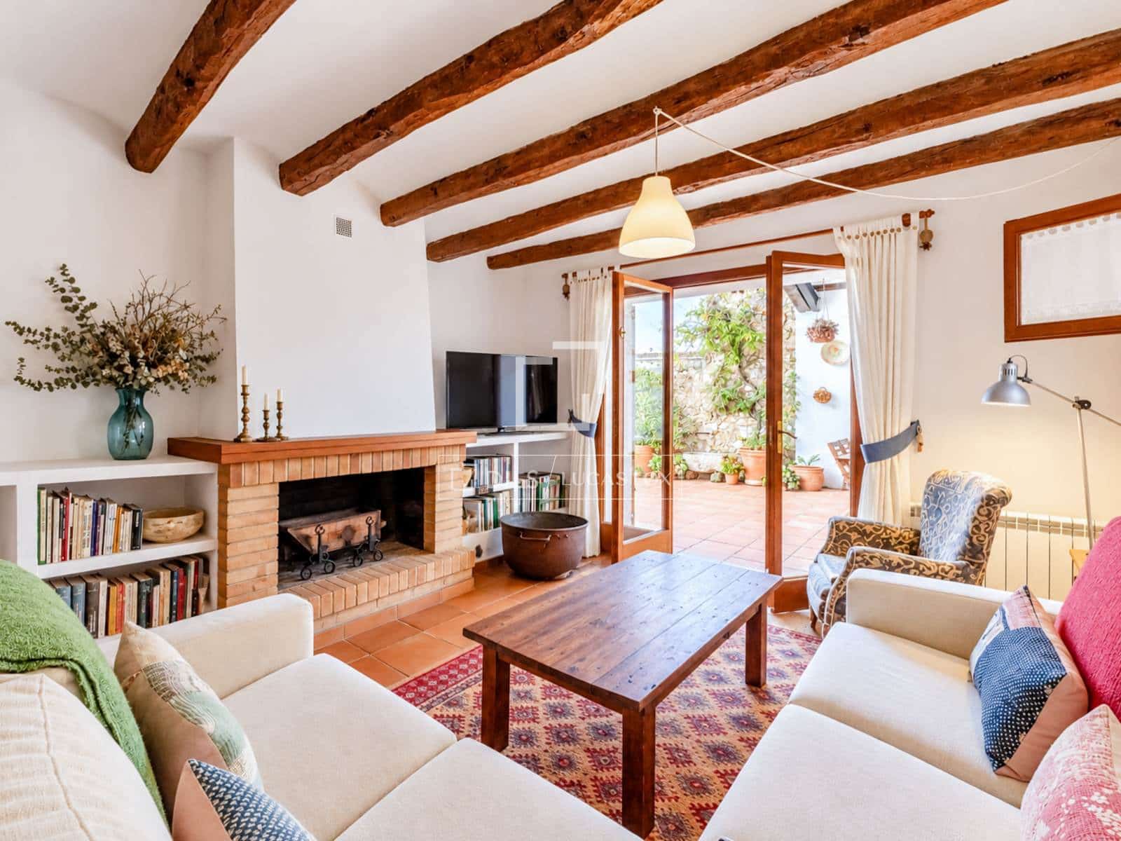 5 bedroom Finca/Country House for sale in Torrelles de Foix with pool garage - € 650,000 (Ref: 10158084)