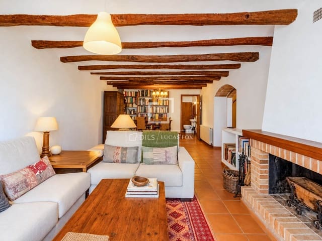 5 bedroom Finca/Country House for sale in Torrelles de Foix with pool garage - € 650,000 (Ref: 10158084)