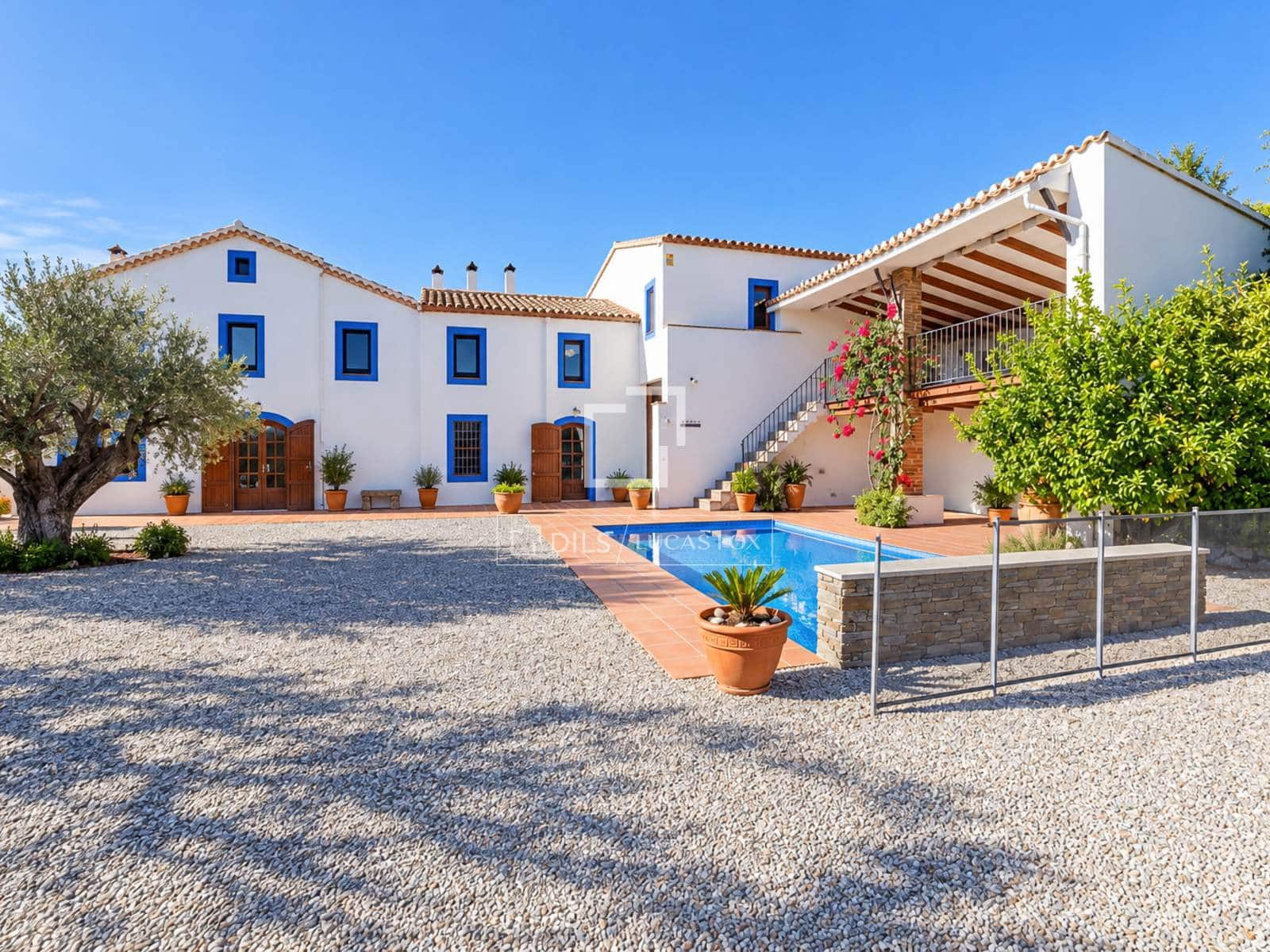 5 bedroom Finca/Country House for sale in Torrelles de Foix with pool garage - € 650,000 (Ref: 10158084)