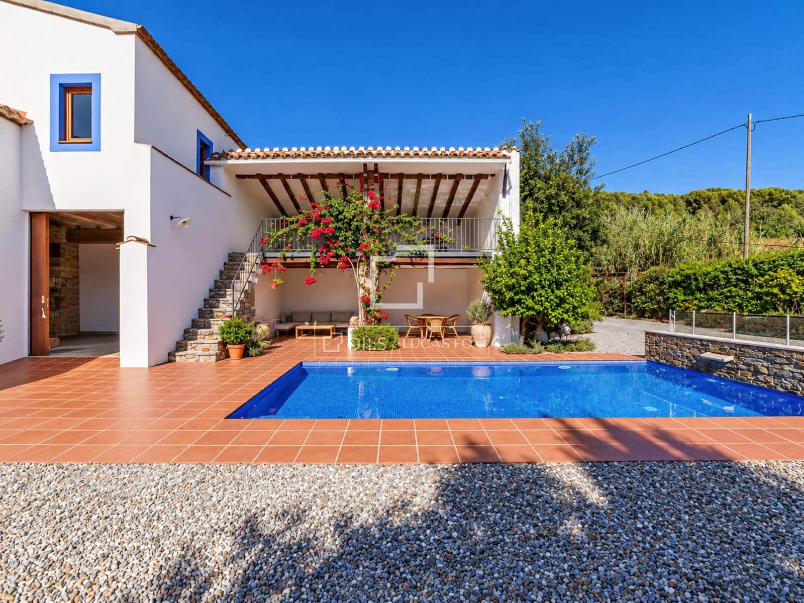 5 bedroom Finca/Country House for sale in Torrelles de Foix with pool garage - € 650,000 (Ref: 10158084)