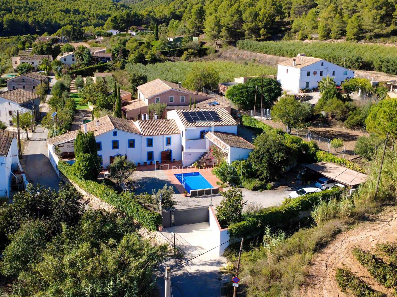 5 bedroom Finca/Country House for sale in Torrelles de Foix with pool garage - € 650,000 (Ref: 10158084)